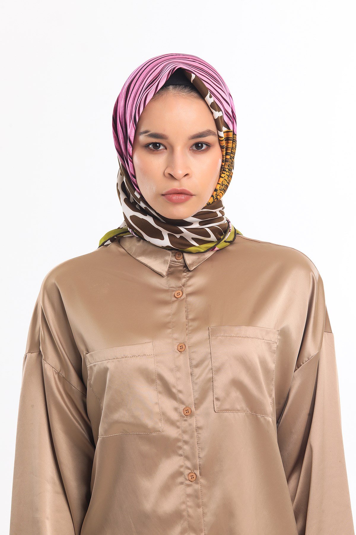 ScarfLeopar Desen Gold Seri Twill Eşarp Askısı ile Birlikte 90x90 cm