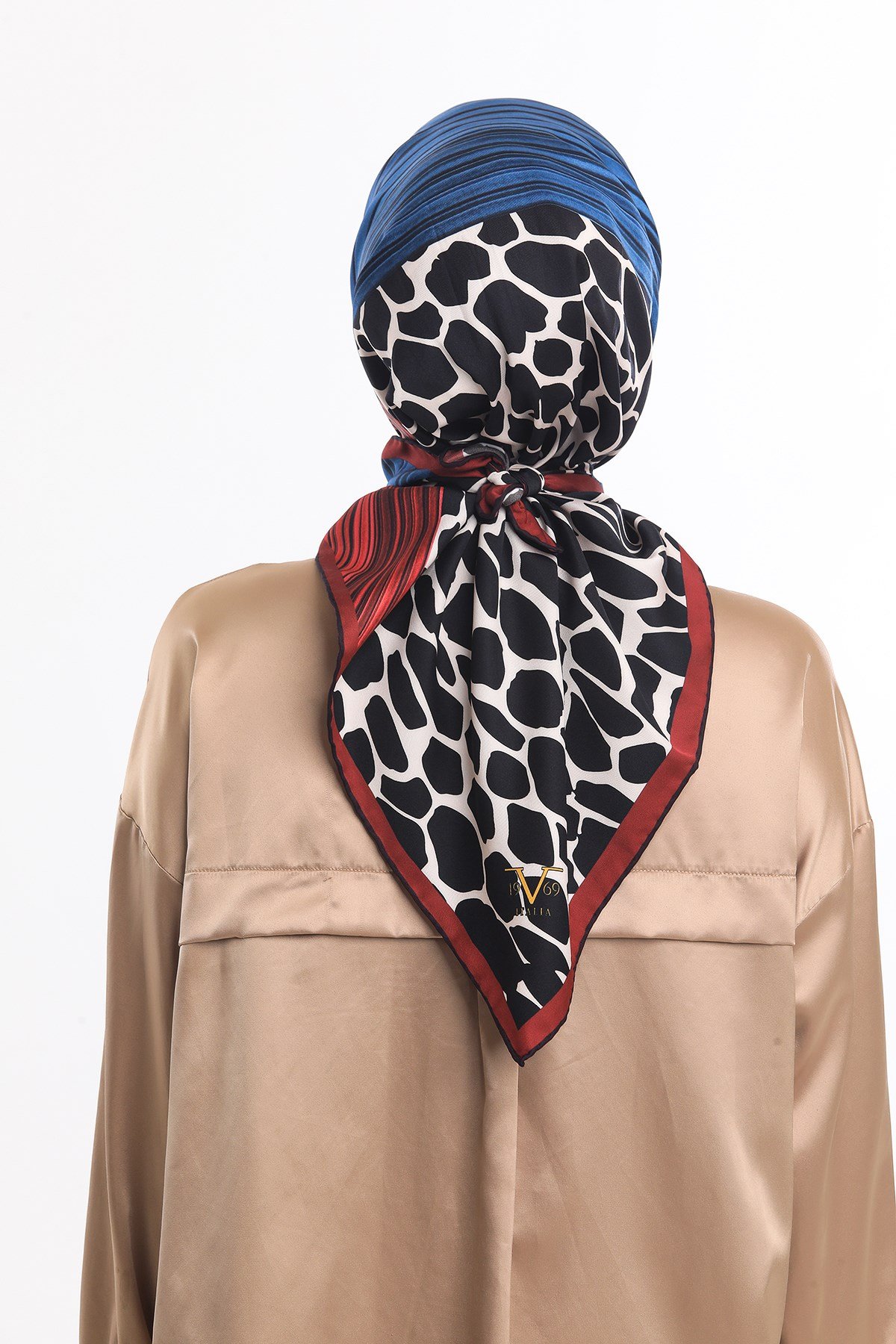 ScarfLeopar Desen Gold Seri Twill Eşarp Askısı ile Birlikte 90x90 cm