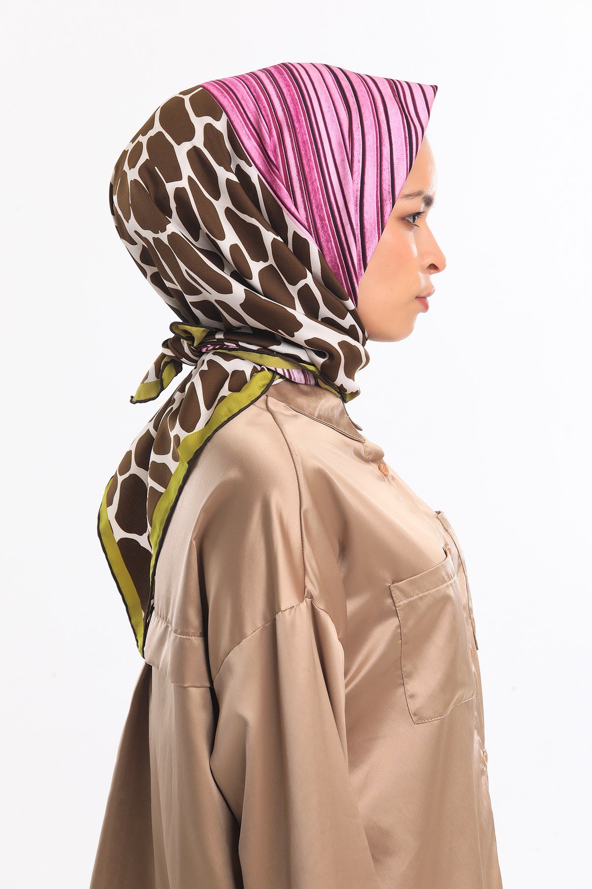 ScarfLeopar Desen Gold Seri Twill Eşarp Askısı ile Birlikte 90x90 cm