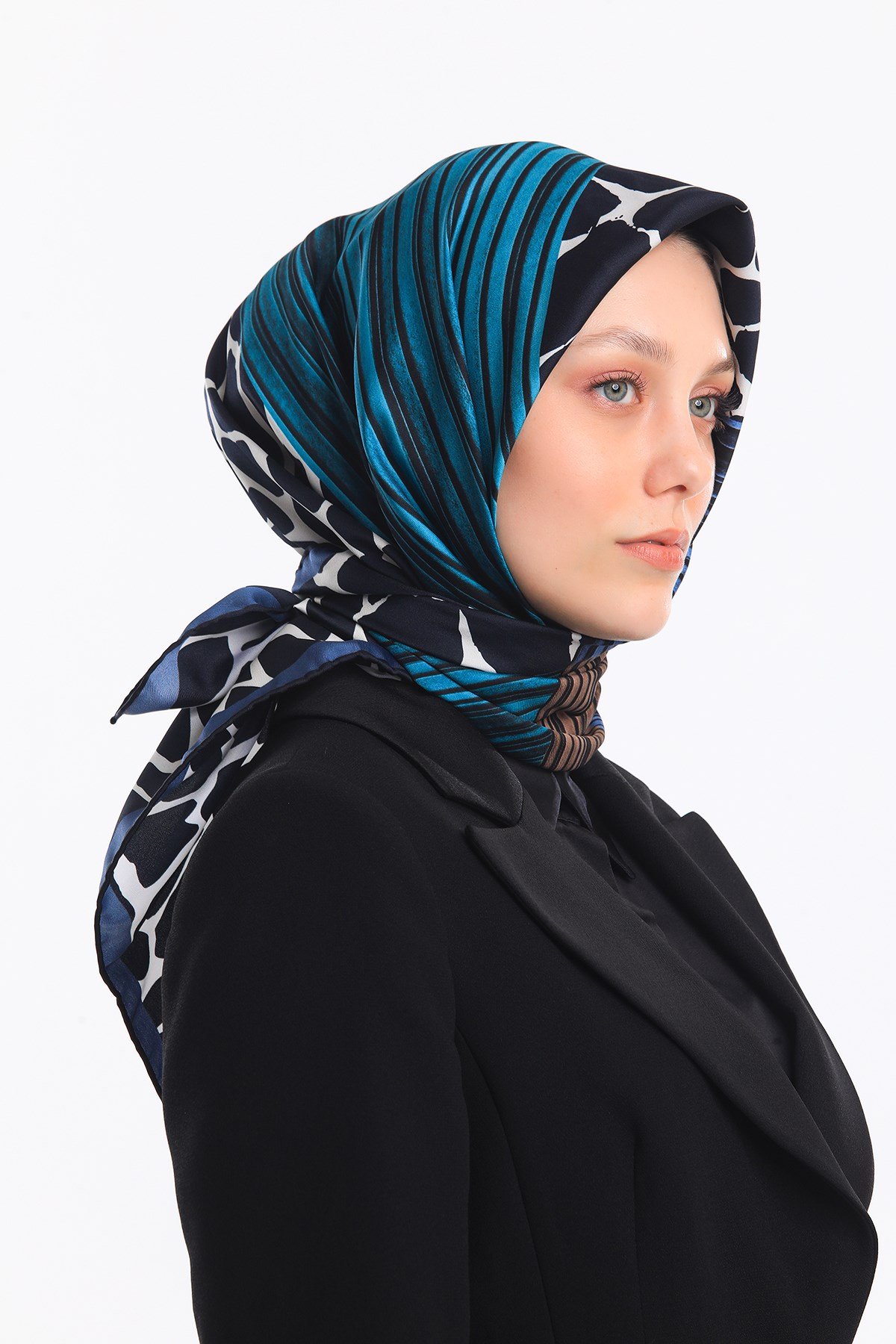 ScarfLeopar Desen Gold Seri Twill Eşarp Askısı ile Birlikte 90x90 cm