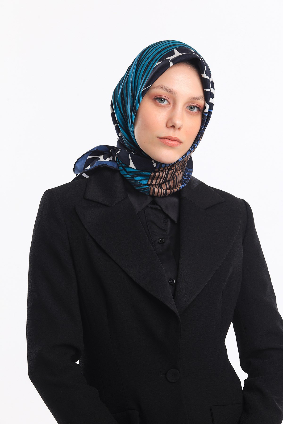 EŞARPLeopar Desen Gold Seri Twill Eşarp Askısı ile Birlikte 90x90 cm