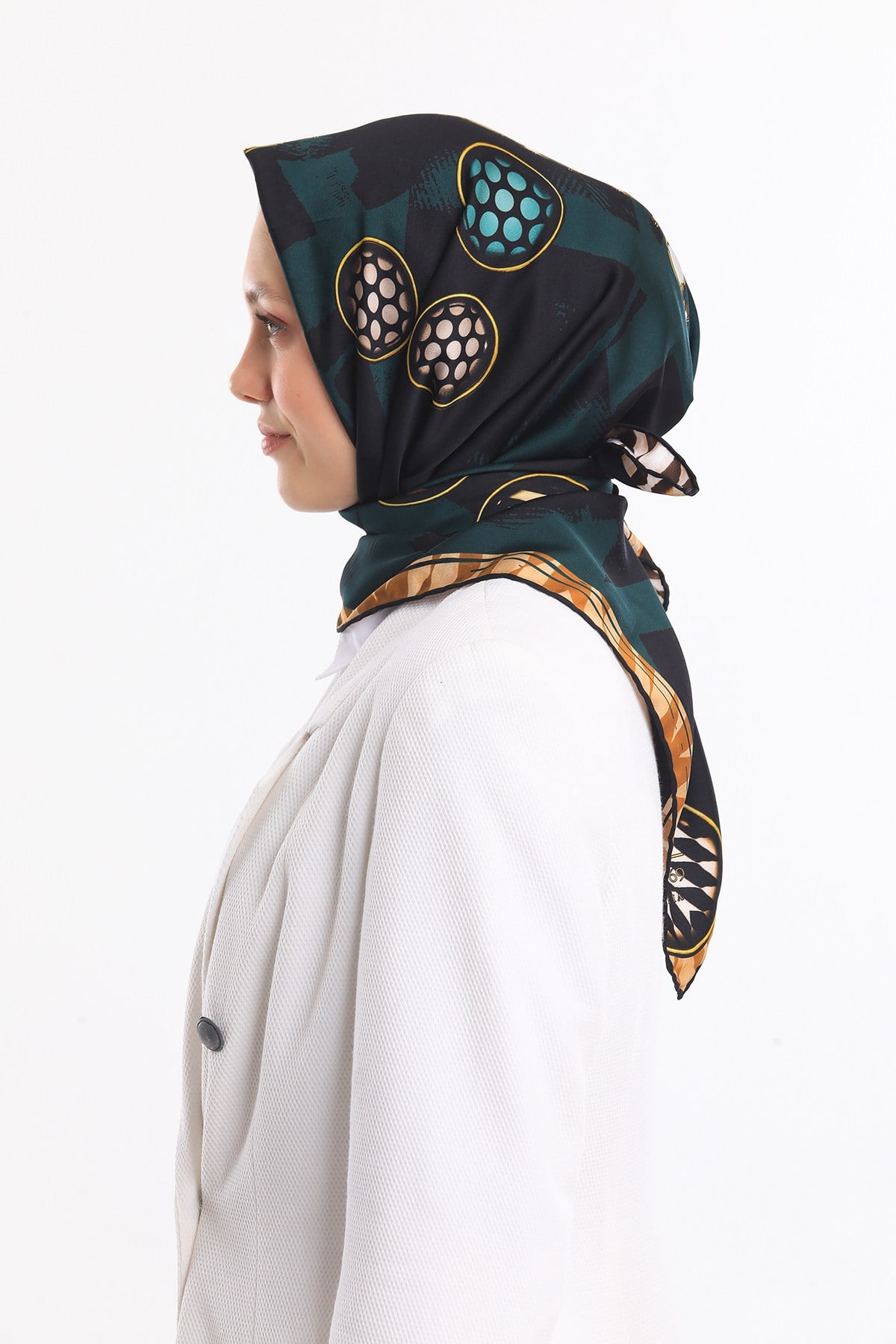 EŞARPGeometrik Zincir Desen Gold Seri Twill Eşarp Askısı ile Birlikte 90x90 cm