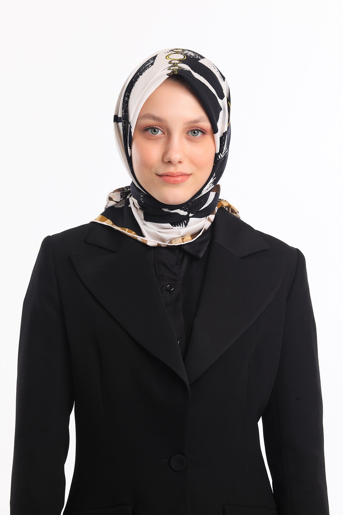EŞARPGeometrik Zincir Desen Gold Seri Twill Eşarp Askısı ile Birlikte 90x90 cm