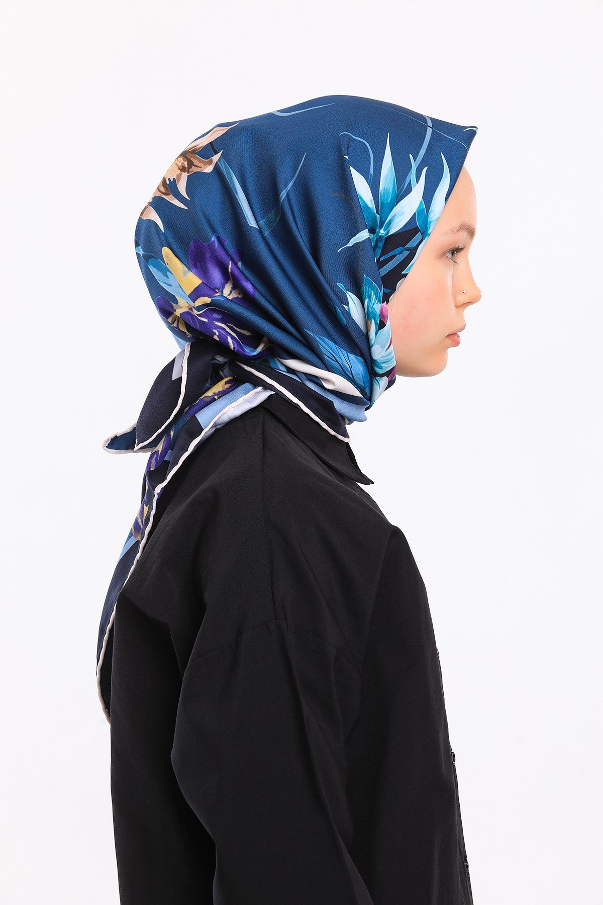 ScarfÇiçekli Desen Gold Seri Twill Eşarp Askısı ile Birlikte 90x90 cm