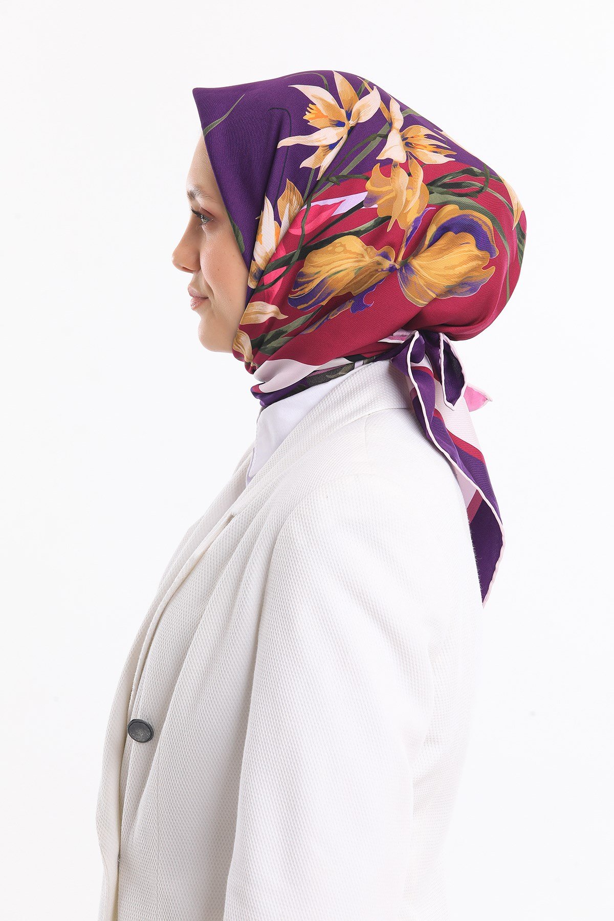 EŞARPÇiçekli Desen Gold Seri Twill Eşarp Askısı ile Birlikte 90x90 cm
