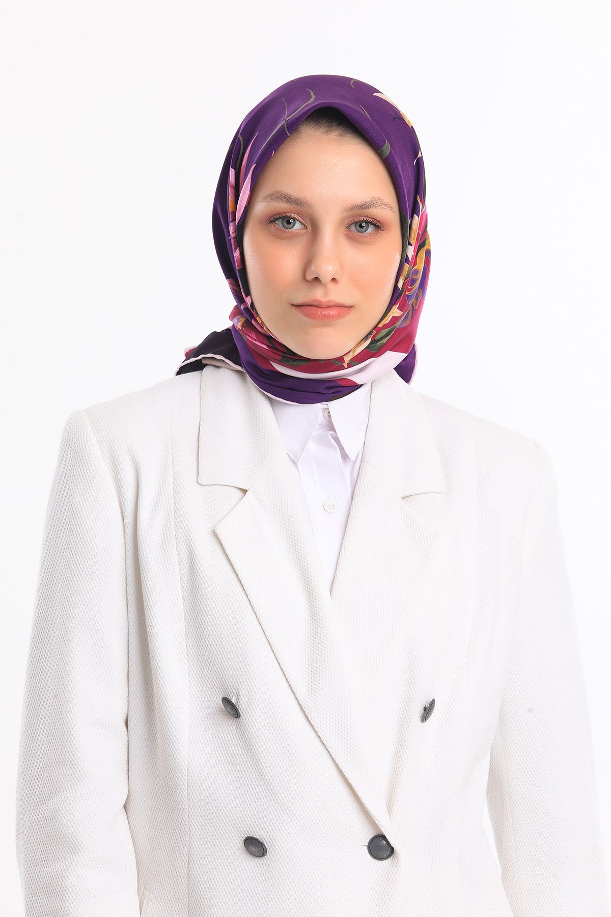 EŞARPÇiçekli Desen Gold Seri Twill Eşarp Askısı ile Birlikte 90x90 cm