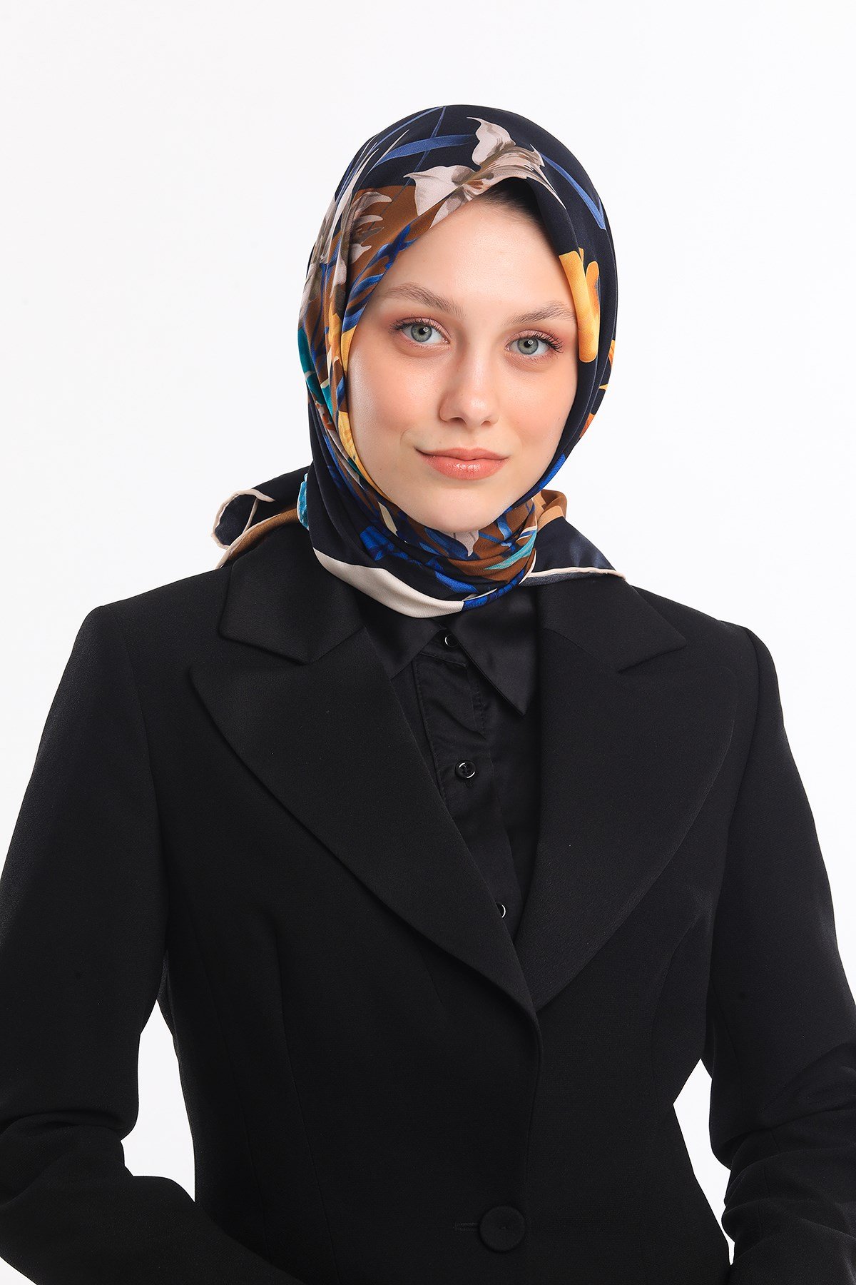 EŞARPÇiçekli Desen Gold Seri Twill Eşarp Askısı ile Birlikte 90x90 cm