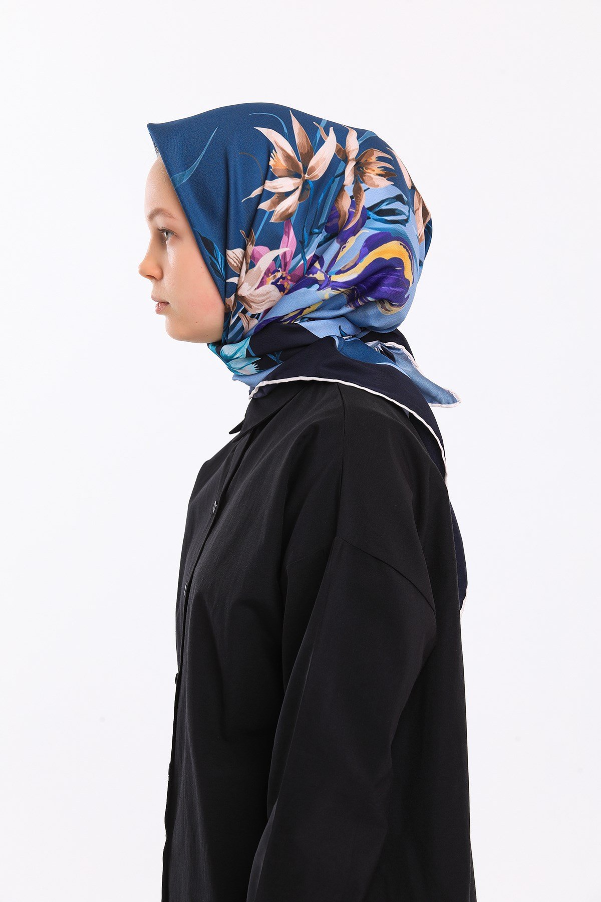 ScarfÇiçekli Desen Gold Seri Twill Eşarp Askısı ile Birlikte 90x90 cm