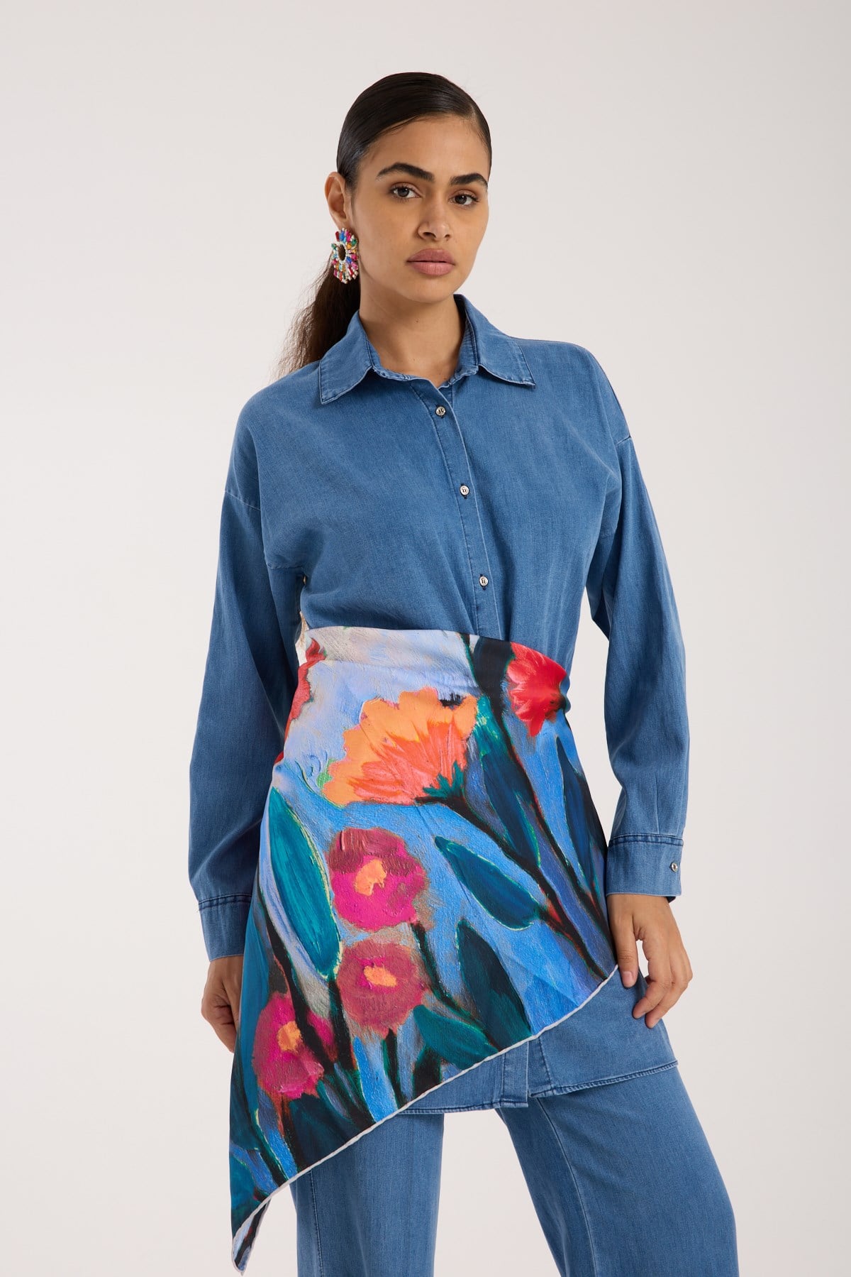 EŞARPÇiçekli Desen Gold Seri Twill Eşarp Askısı ile Birlikte 90x90 cm