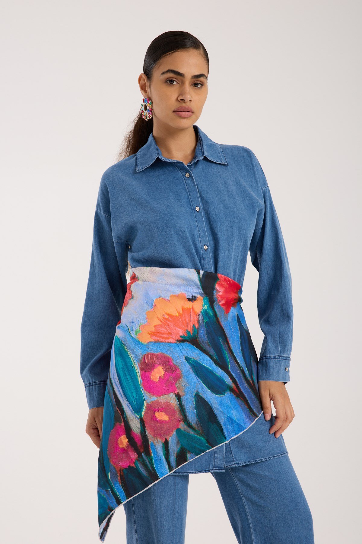 EŞARPÇiçekli Desen Gold Seri Twill Eşarp Askısı ile Birlikte 90x90 cm