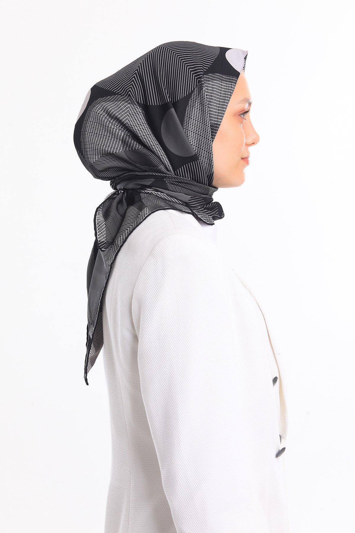 EŞARPGeometrik Desen Gold Seri Twill Eşarp Askısı ile Birlikte 90x90 cm