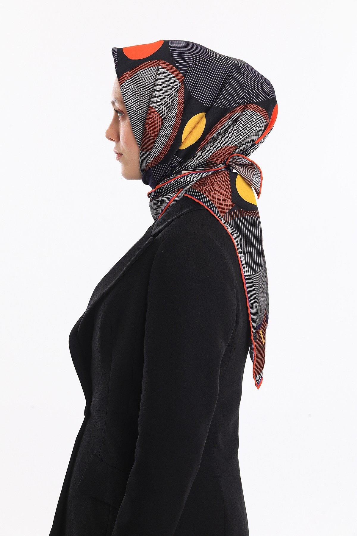 EŞARPGeometrik Desen Gold Seri Twill Eşarp Askısı ile Birlikte 90x90 cm