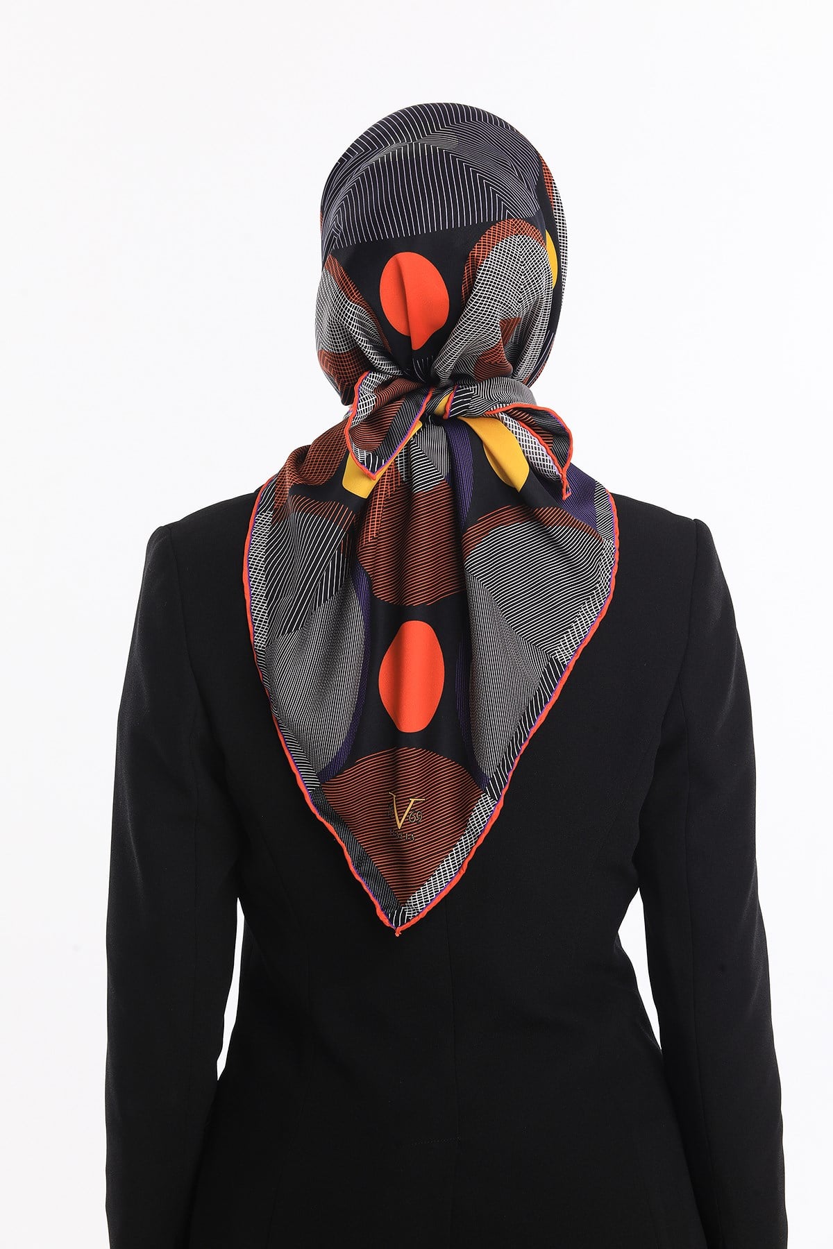 ScarfGeometrik Desen Gold Seri Twill Eşarp Askısı ile Birlikte 90x90 cm