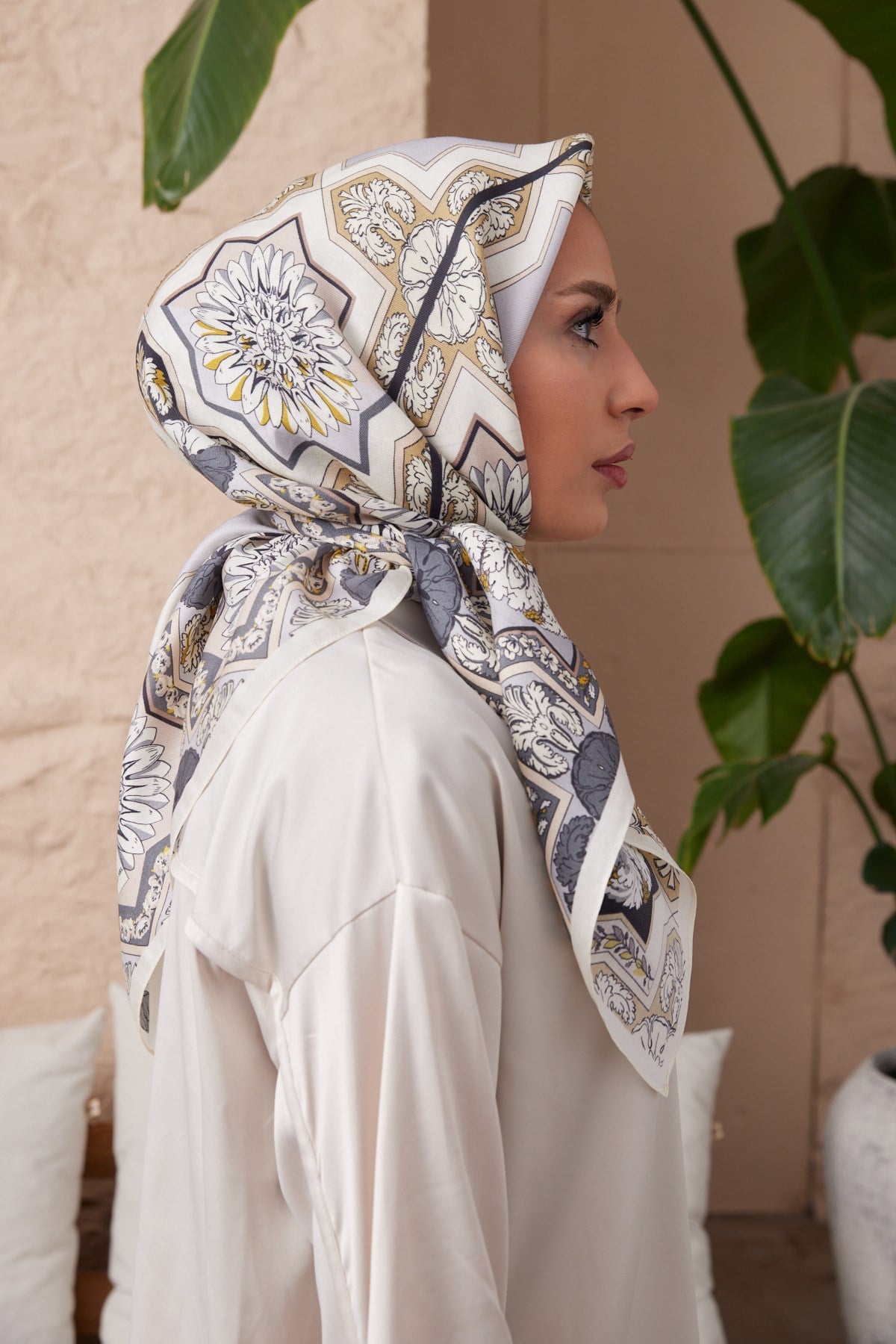 EŞARPDesenli Modal Twil Seri Seri Eşarp Askısı İle Birlikte 100X100 cm