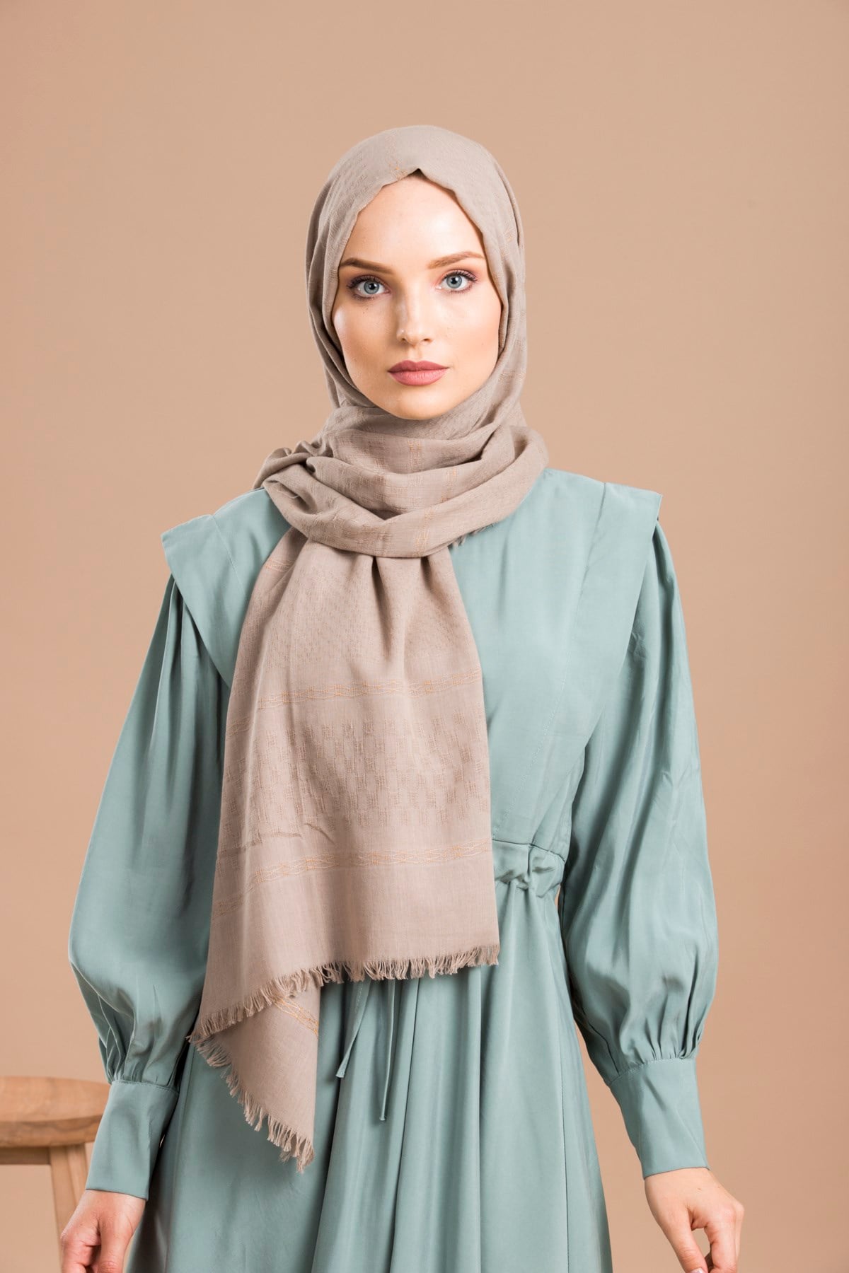 COTTON ŞALDüz Desen Cotton Seri Şal Askısı ile Birlikte 75x200 cm