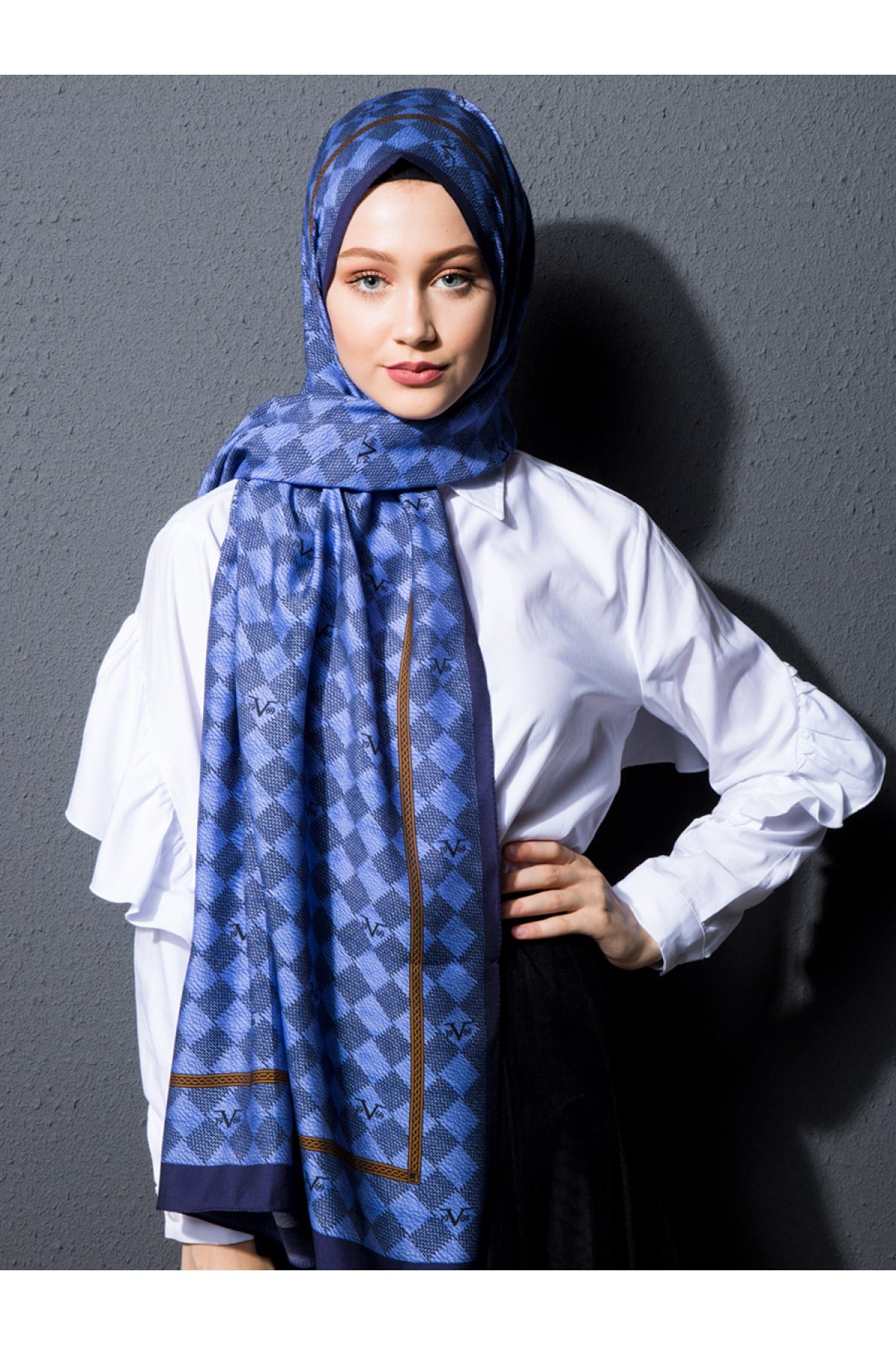 MODAL ŞALGeometrik Desen Modal Seri Şal Askısı ile Birlikte 75x190 cm