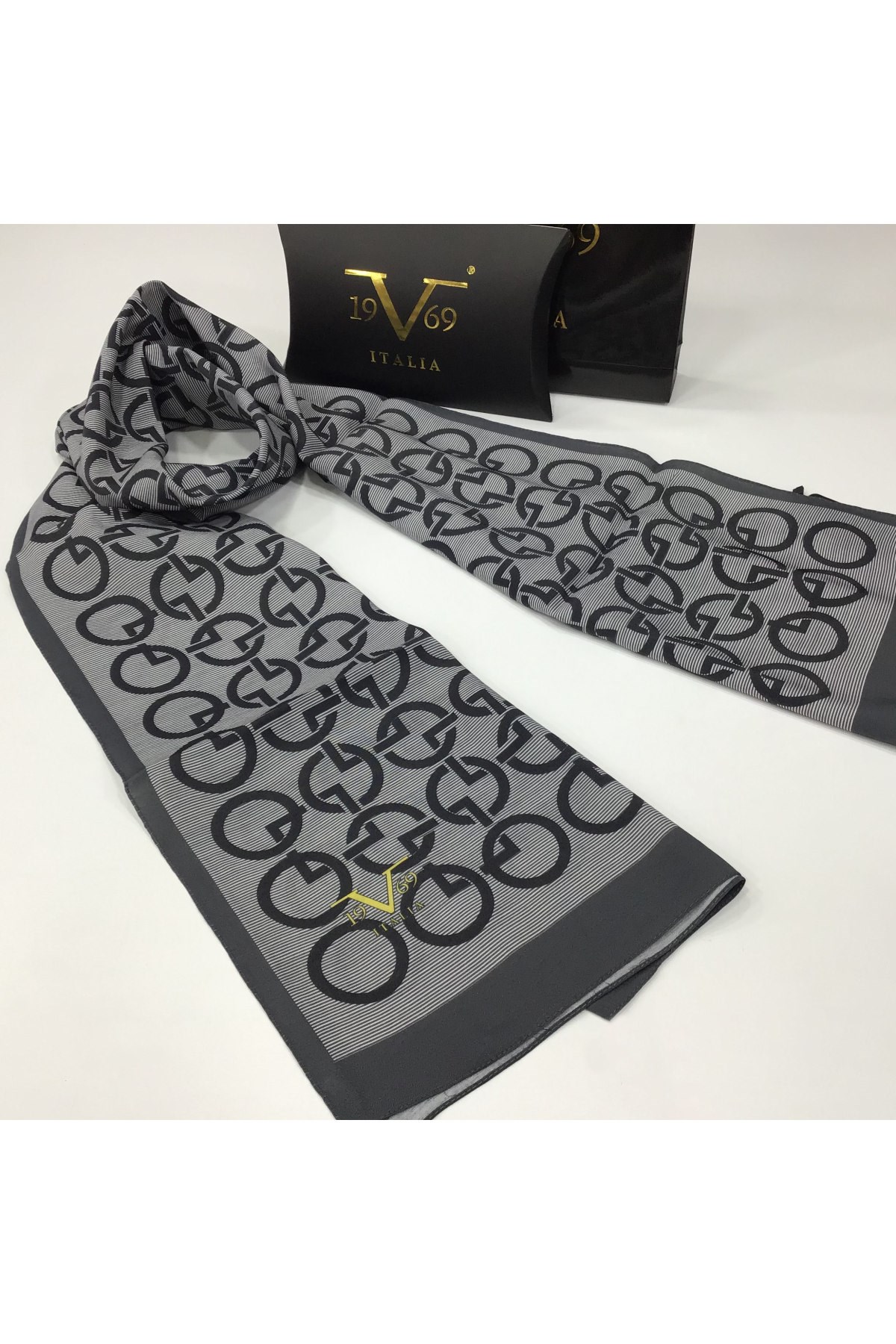 MODAL ŞALGeometrik Desen Modal Seri Şal Askısı ile Birlikte 75x200 cm