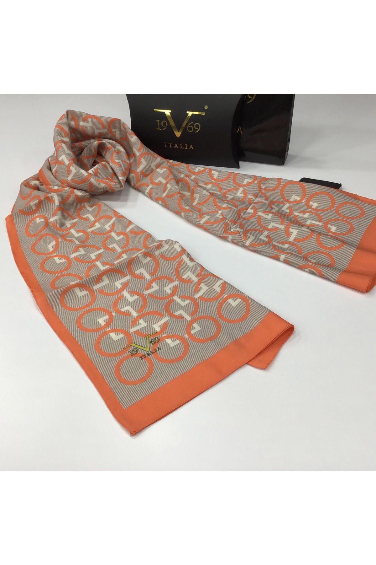 MODAL ŞALGeometrik Desen Modal Seri Şal Askısı ile Birlikte 75x200 cm