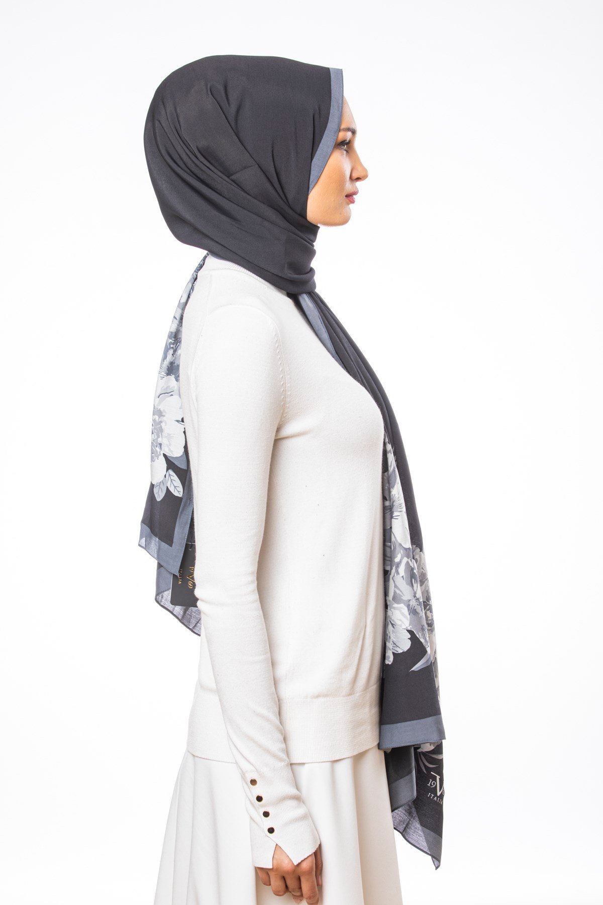 MODAL ŞALÇiçekli Desen Modal Seri Şal Askısı ile Birlikte 75x200 cm