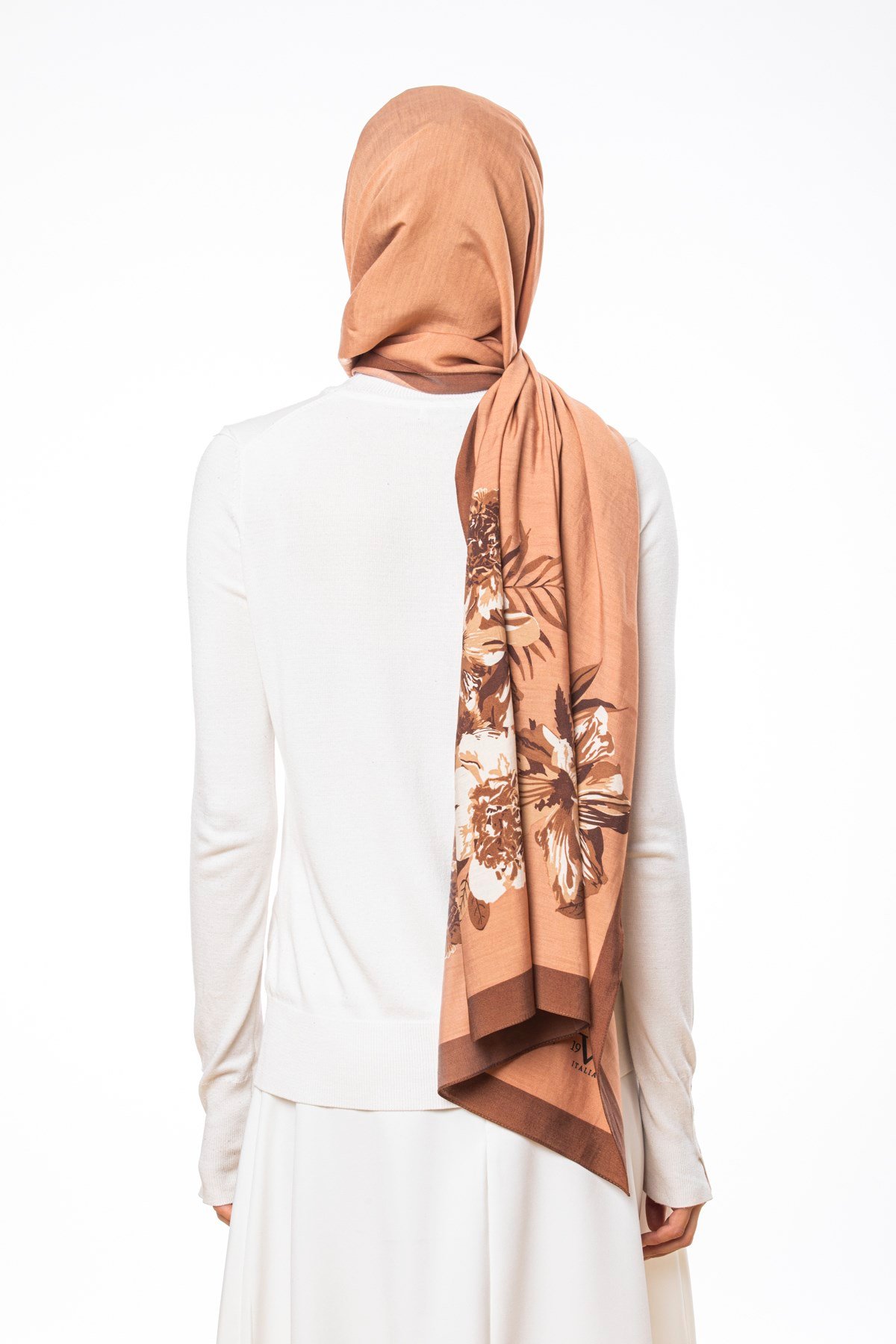 MODAL ŞALÇiçekli Desen Modal Seri Şal Askısı ile Birlikte 75x200 cm