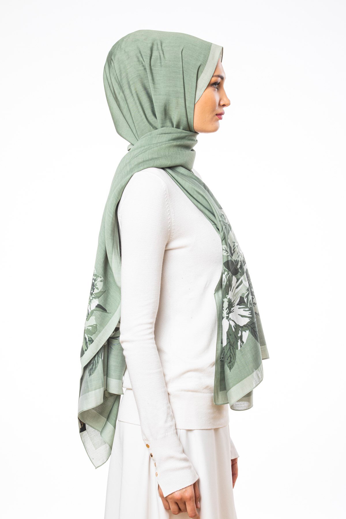 MODAL ŞALÇiçekli Desen Modal Seri Şal Askısı ile Birlikte 75x200 cm