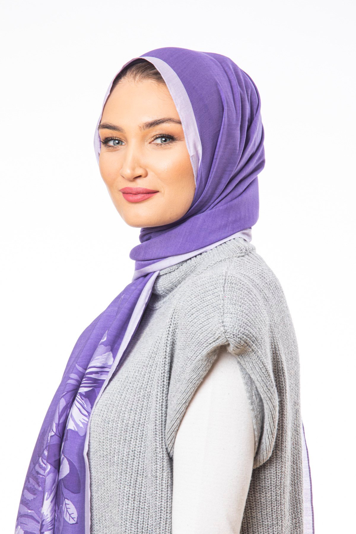 MODAL ŞALÇiçekli Desen Modal Seri Şal Askısı ile Birlikte 75x200 cm