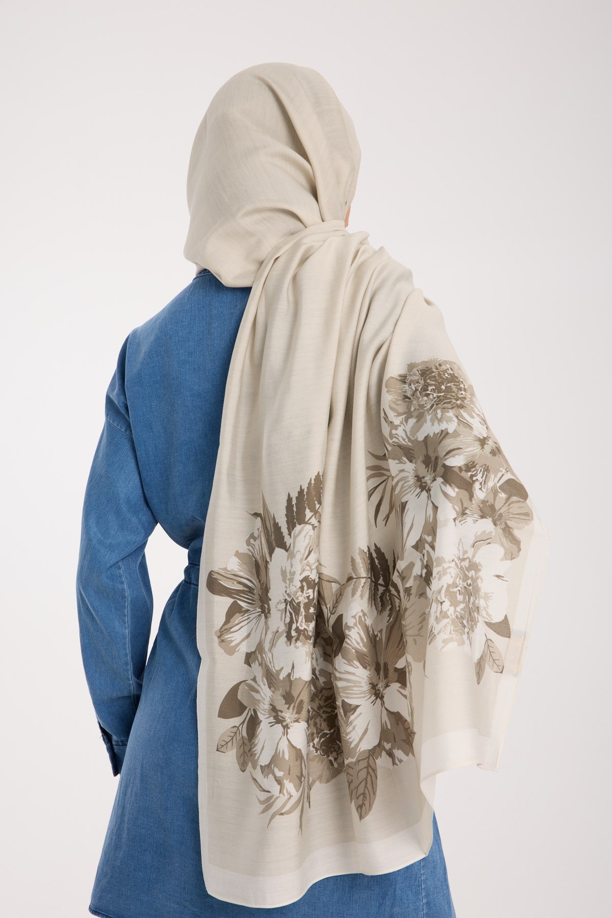 MODAL ŞALÇiçekli Desen Modal Seri Şal Askısı ile Birlikte 75x200 cm
