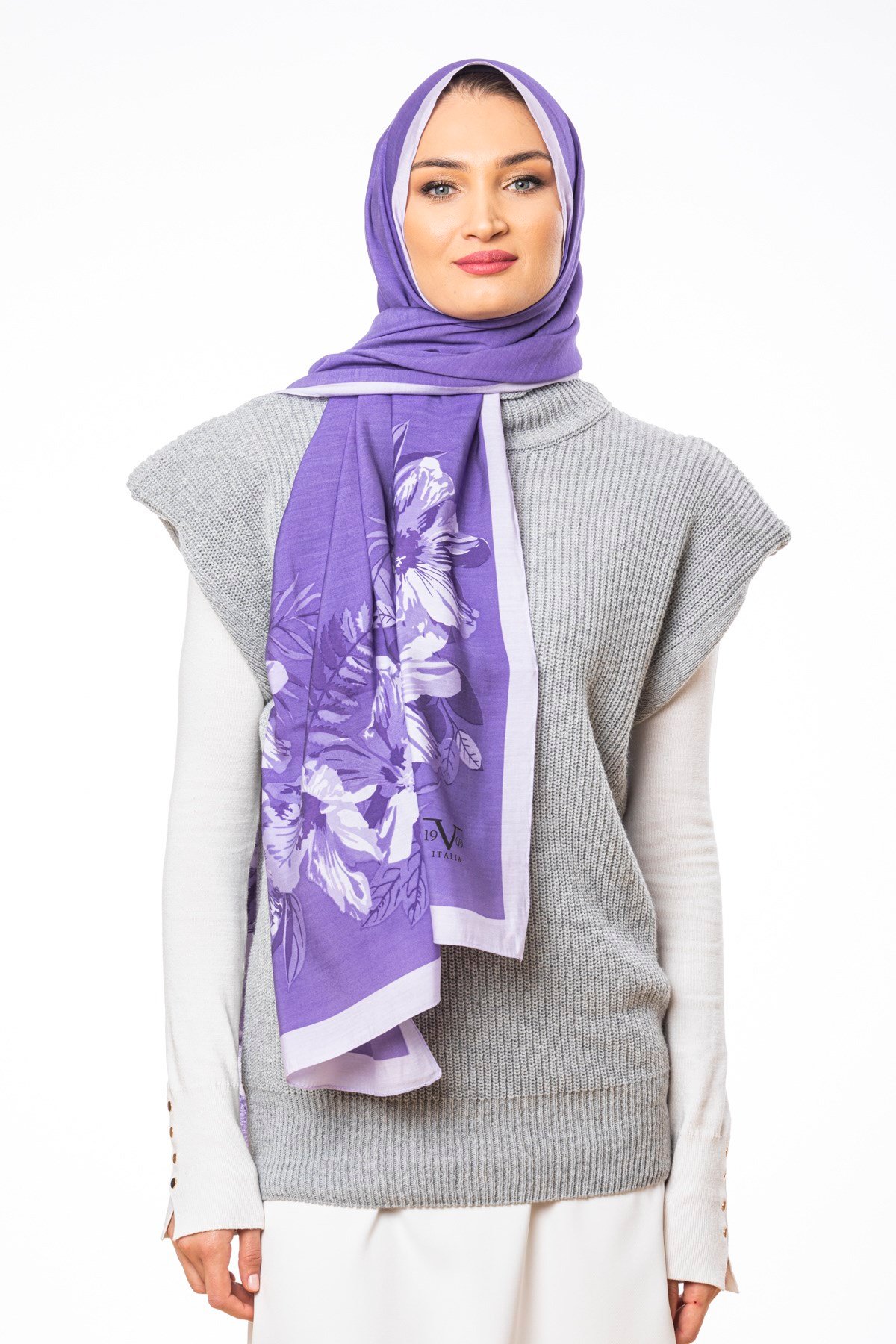 MODAL ŞALÇiçekli Desen Modal Seri Şal Askısı ile Birlikte 75x200 cm
