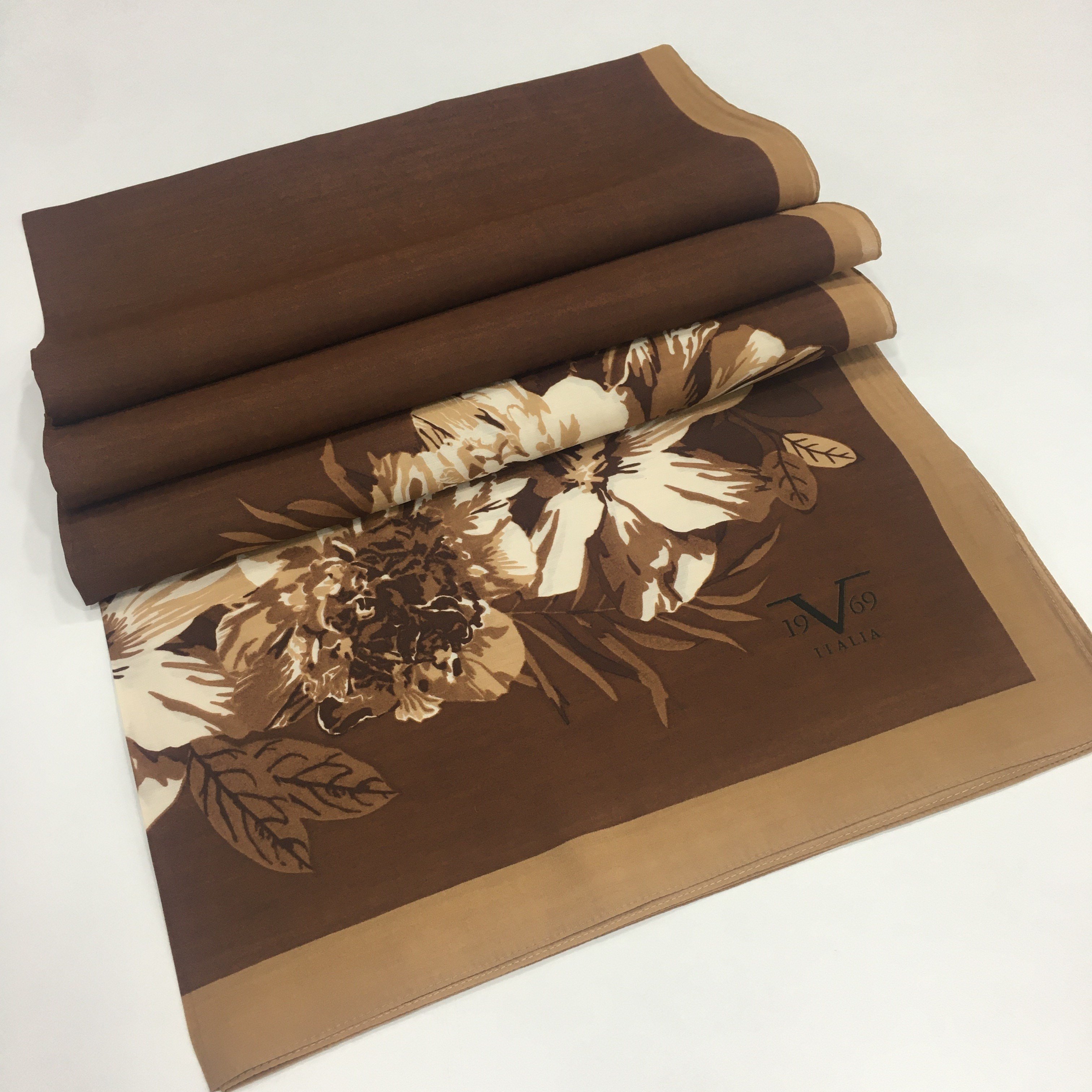 MODAL ŞALÇiçekli Desen Modal Seri Şal Askısı ile Birlikte 75x200 cm