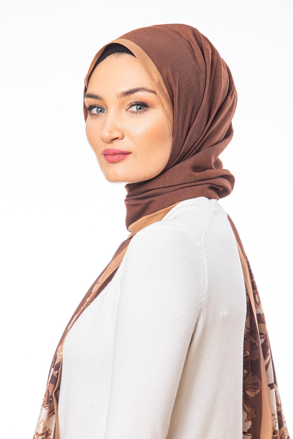 MODAL ŞALÇiçekli Desen Modal Seri Şal Askısı ile Birlikte 75x200 cm