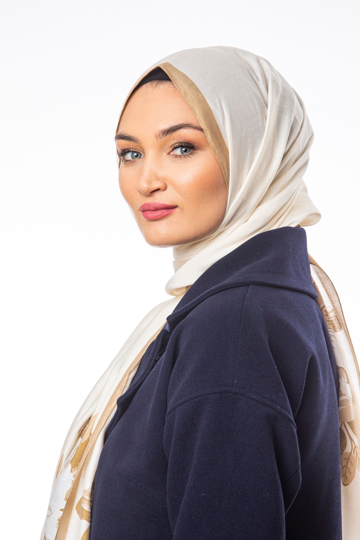 MODAL ŞALÇiçekli Desen Modal Seri Şal Askısı ile Birlikte 75x200 cm