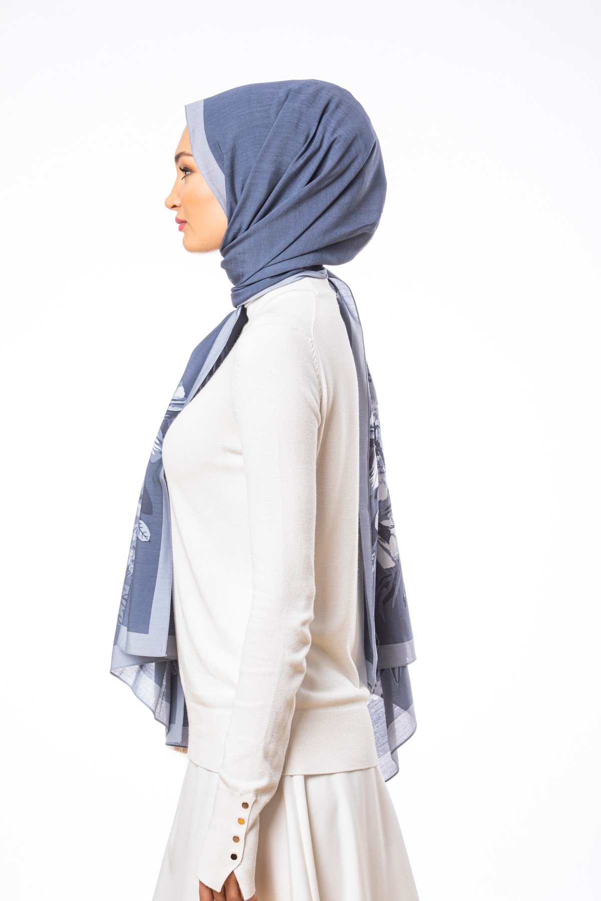 MODAL ŞALÇiçekli Desen Modal Seri Şal Askısı ile Birlikte 75x200 cm