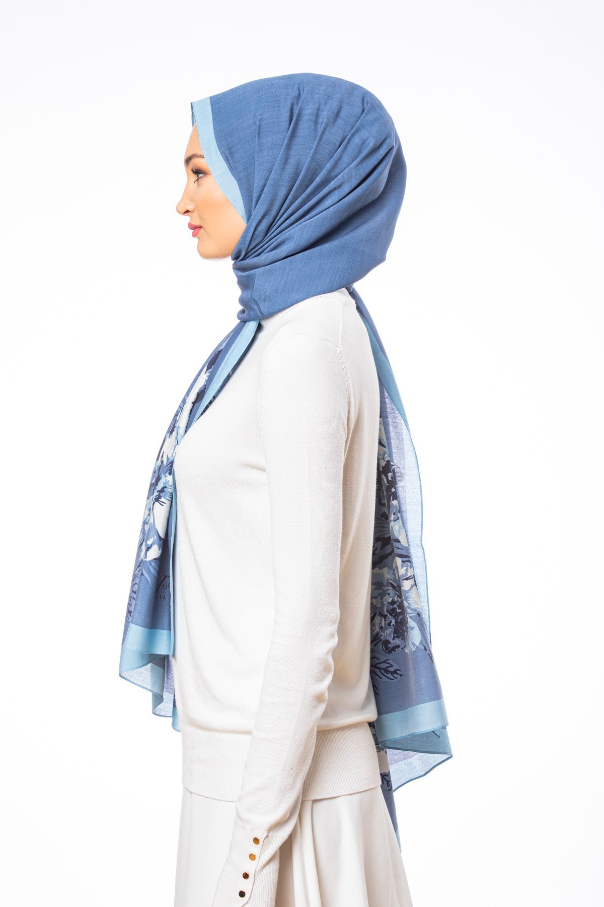 MODAL ŞALÇiçekli Desen Modal Seri Şal Askısı ile Birlikte 75x200 cm