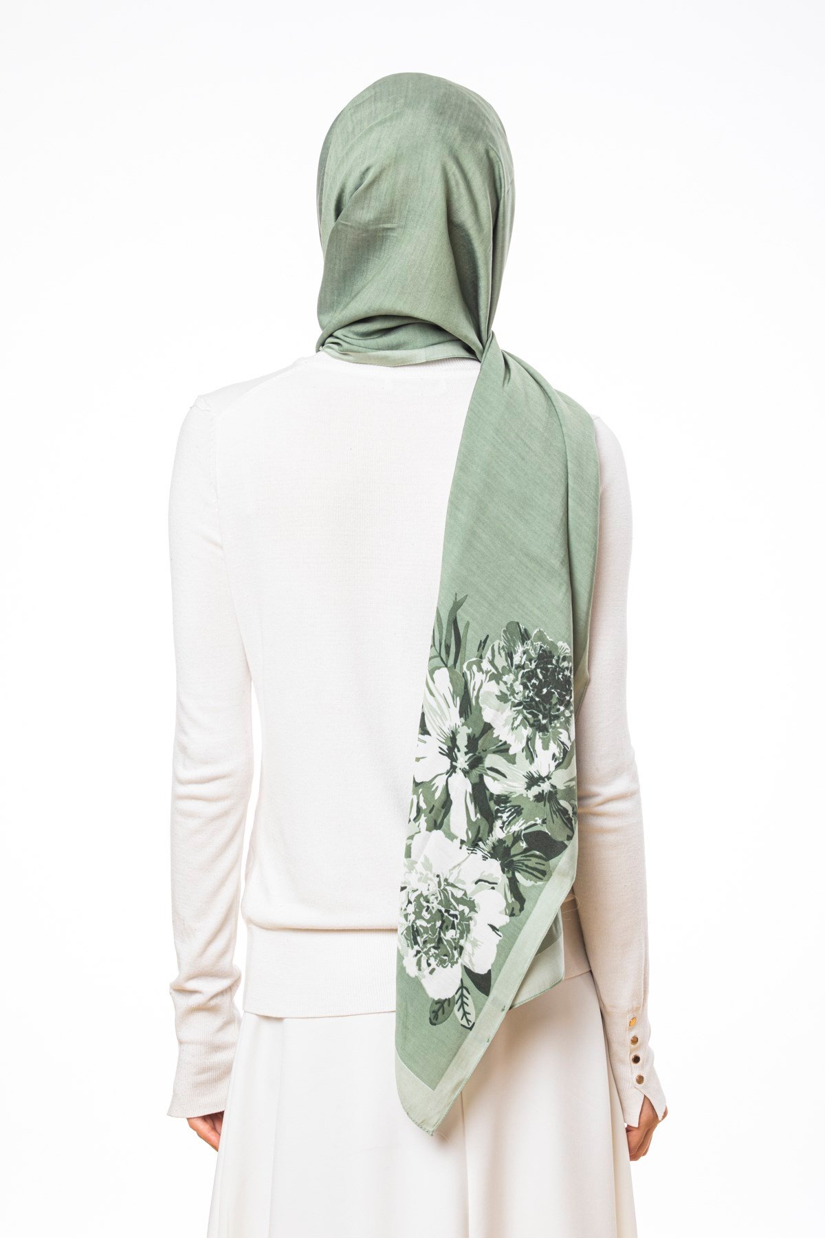 MODAL ŞALÇiçekli Desen Modal Seri Şal Askısı ile Birlikte 75x200 cm
