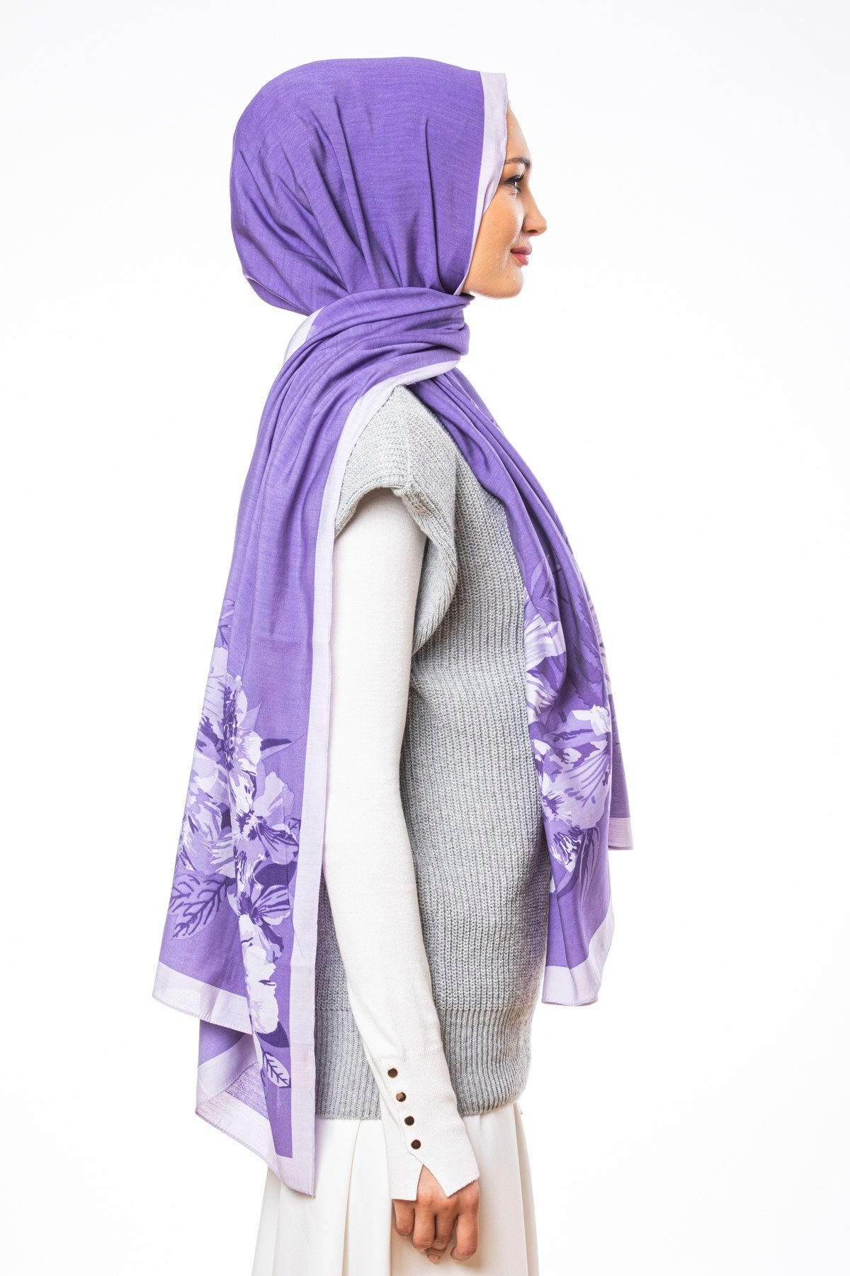 MODAL ŞALÇiçekli Desen Modal Seri Şal Askısı ile Birlikte 75x200 cm