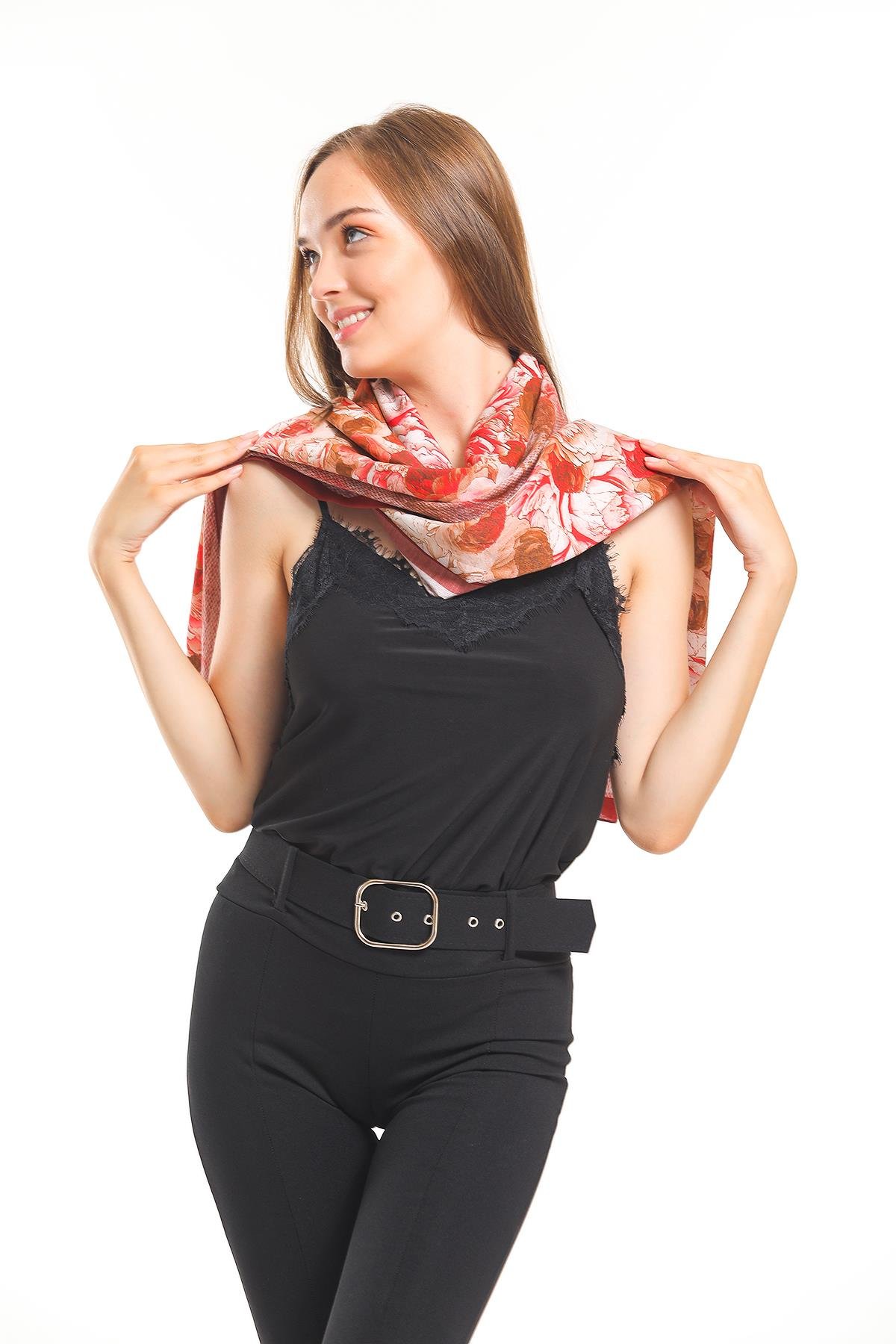 Çiçekli Desen Elegante Seri Viscon Şal Askısı İle Birlikte 75x200 cm