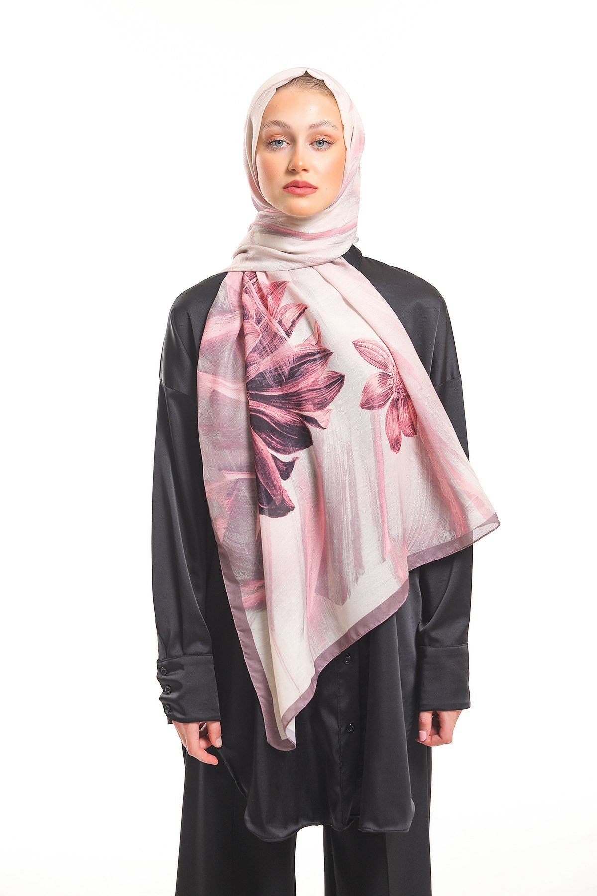 PAVIA ŞALGeometrik Çiçekli Desen Pavia Seri Şal Askısı İle Birlikte 90x200 cm