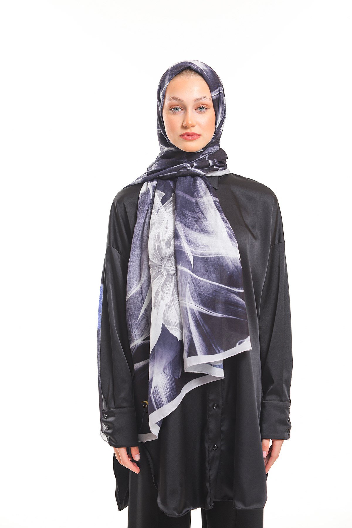 PAVIA ŞALGeometrik Çiçekli Desen Pavia Seri Şal Askısı İle Birlikte 90x200 cm