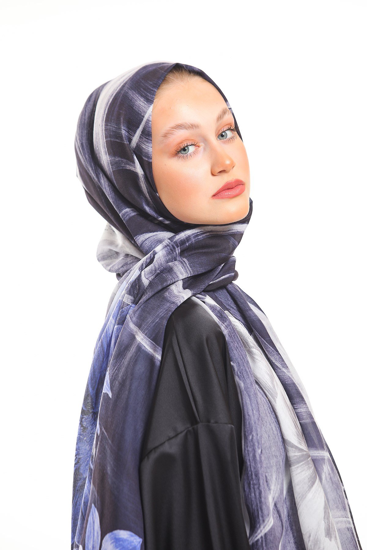 PAVIA ŞALGeometrik Çiçekli Desen Pavia Seri Şal Askısı İle Birlikte 90x200 cm