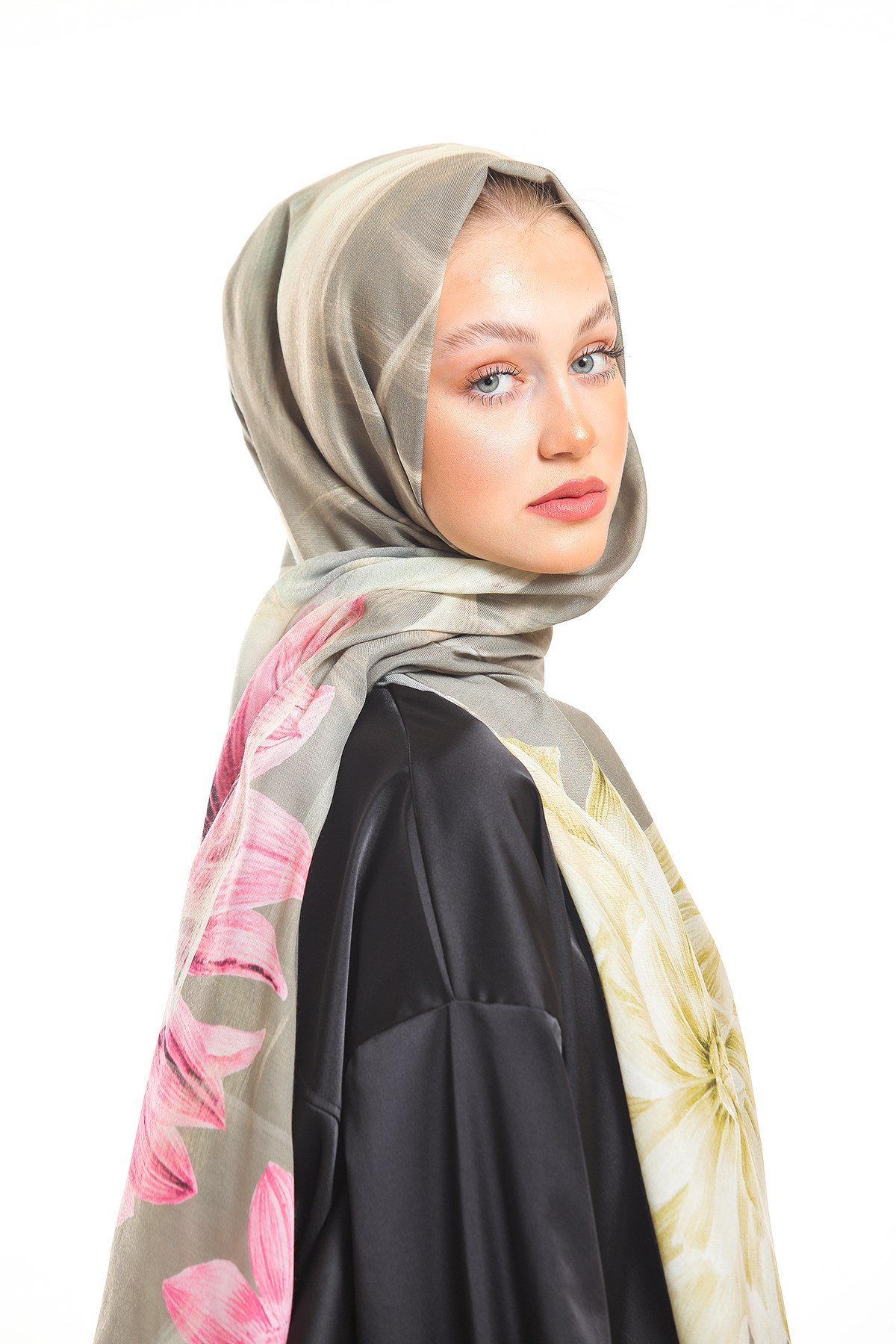 PAVIA ŞALGeometrik Çiçekli Desen Pavia Seri Şal Askısı İle Birlikte 90x200 cm