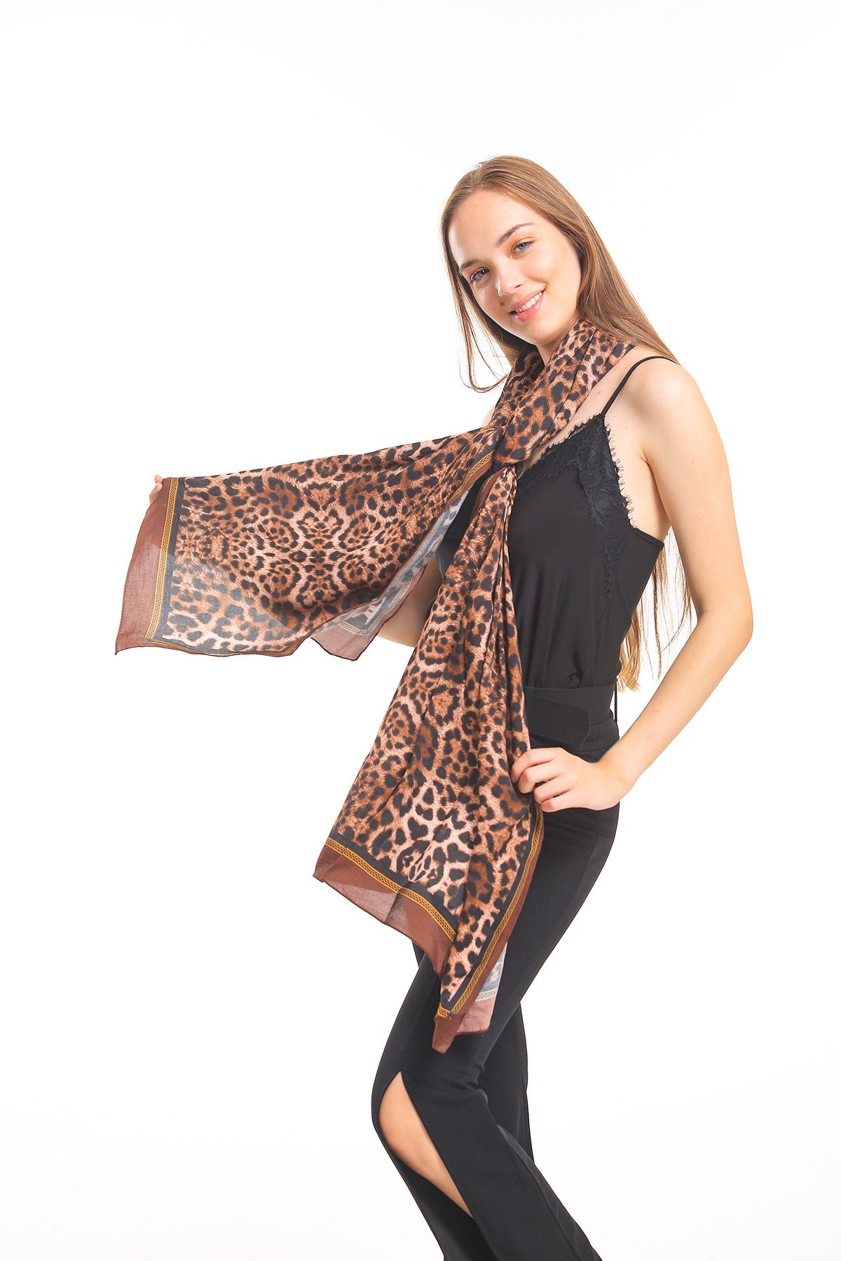 MODAL ŞALLeopar Desen Modal Seri Şal Askısı İle Birlikte 75x200 cm