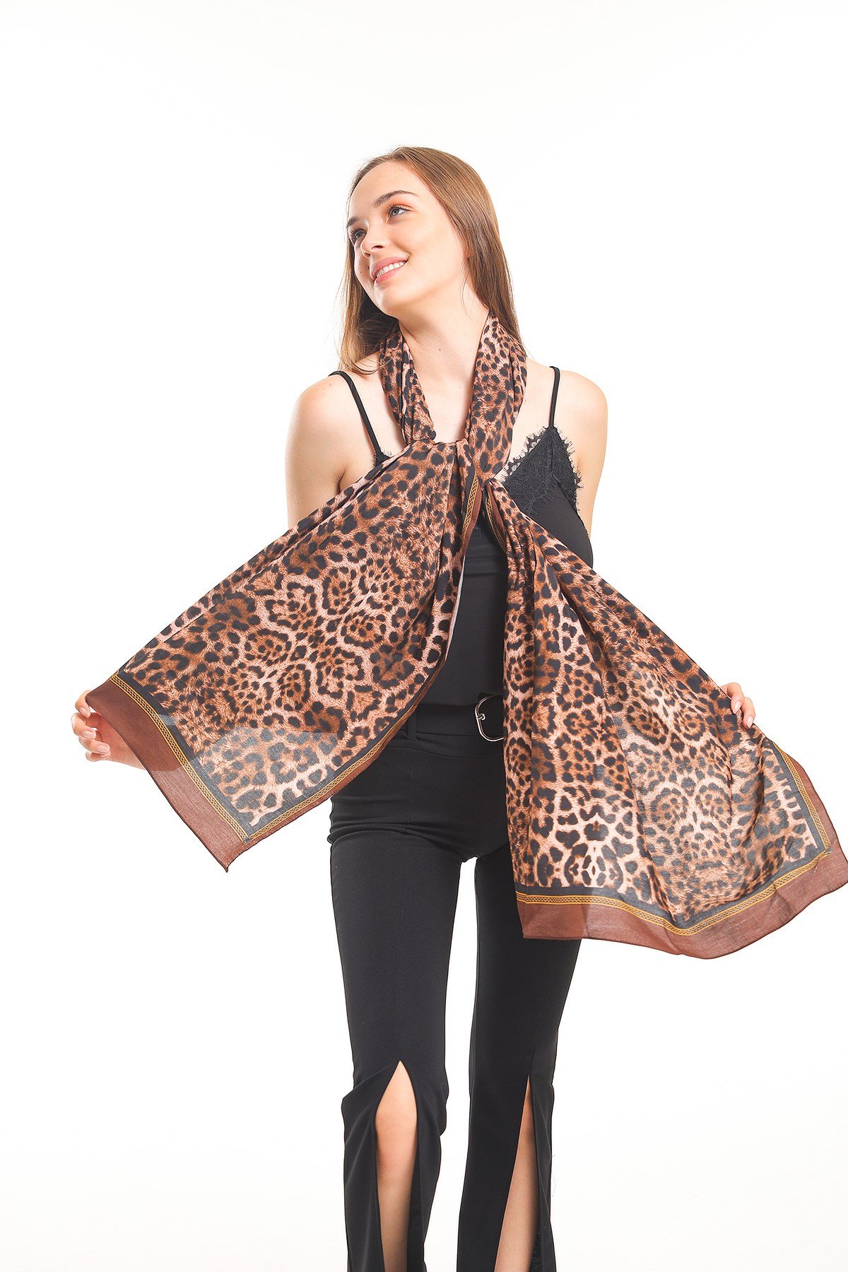 MODAL ŞALLeopar Desen Modal Seri Şal Askısı İle Birlikte 75x200 cm