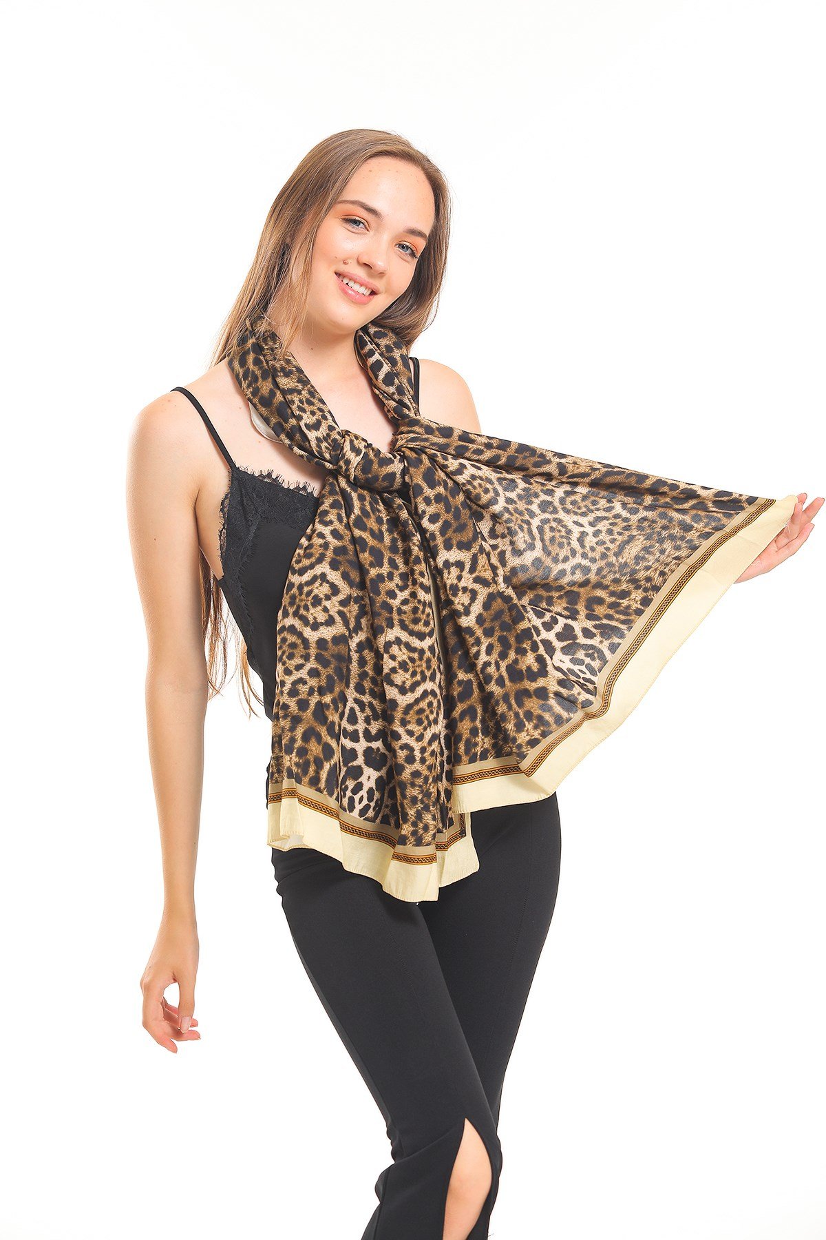 MODAL ŞALLeopar Desen Modal Seri Şal Askısı İle Birlikte 75x200 cm