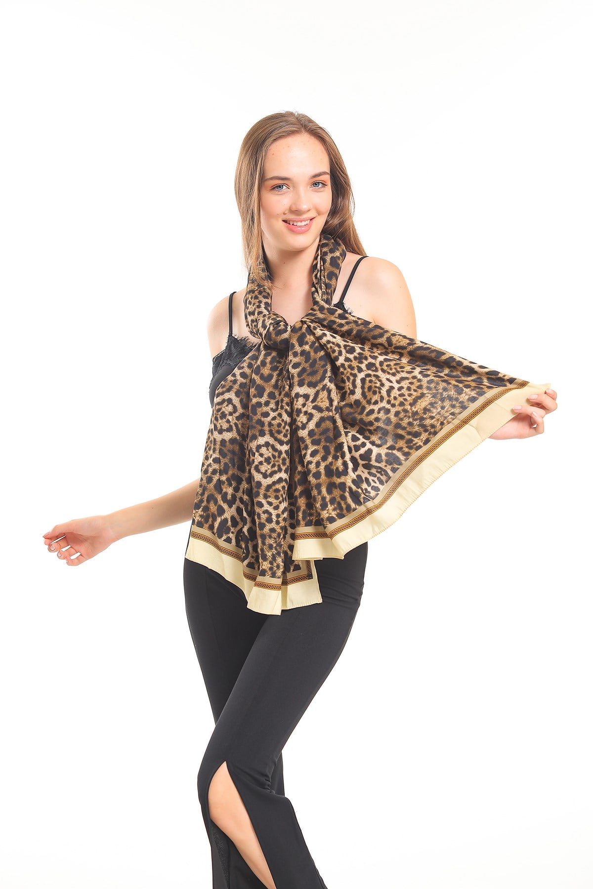 MODAL ŞALLeopar Desen Modal Seri Şal Askısı İle Birlikte 75x200 cm