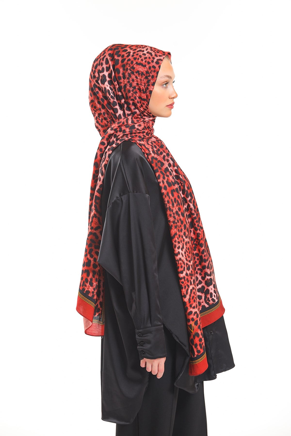 MODAL ŞALLeopar Desen Modal Seri Şal Askısı İle Birlikte 75x200 cm
