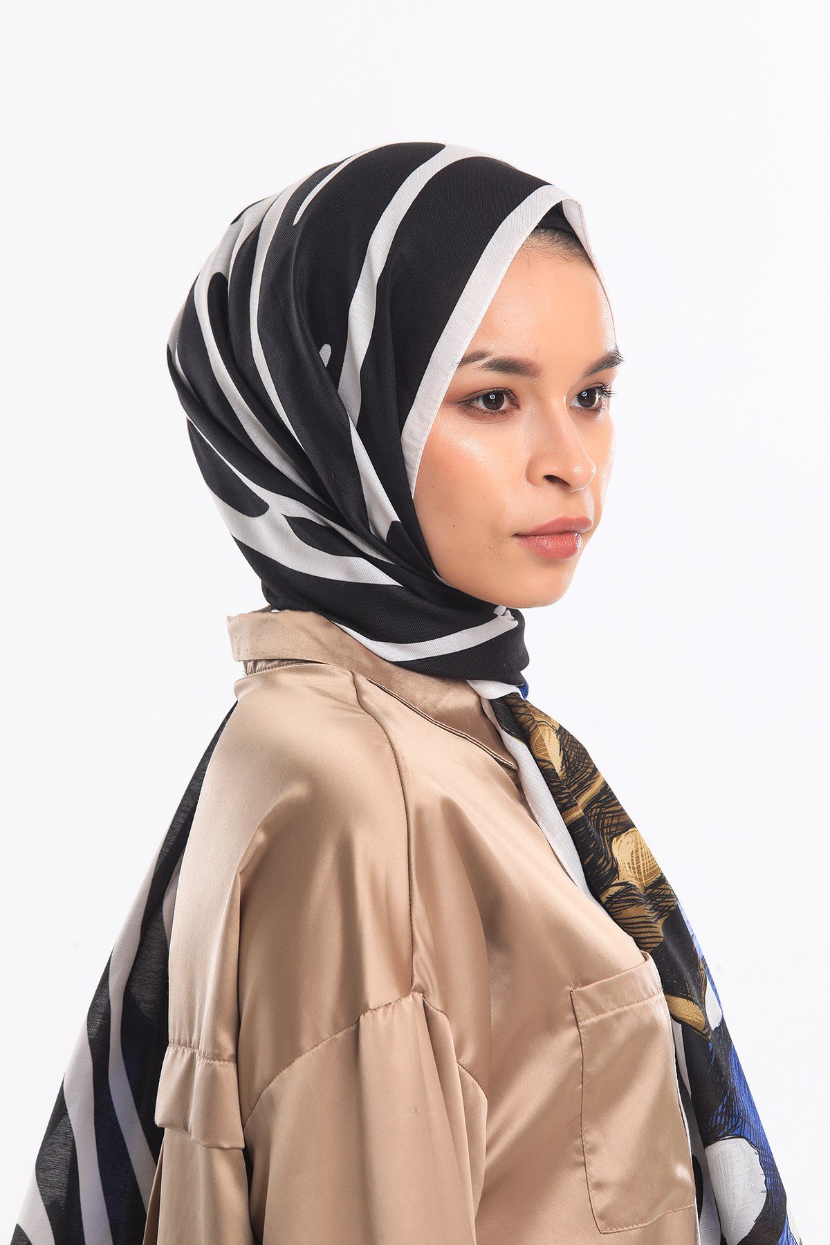 PAVIA ŞALKelebek Desen Pavia Seri Şal Eşarp Askısı ile Birlikte 75X200 cm