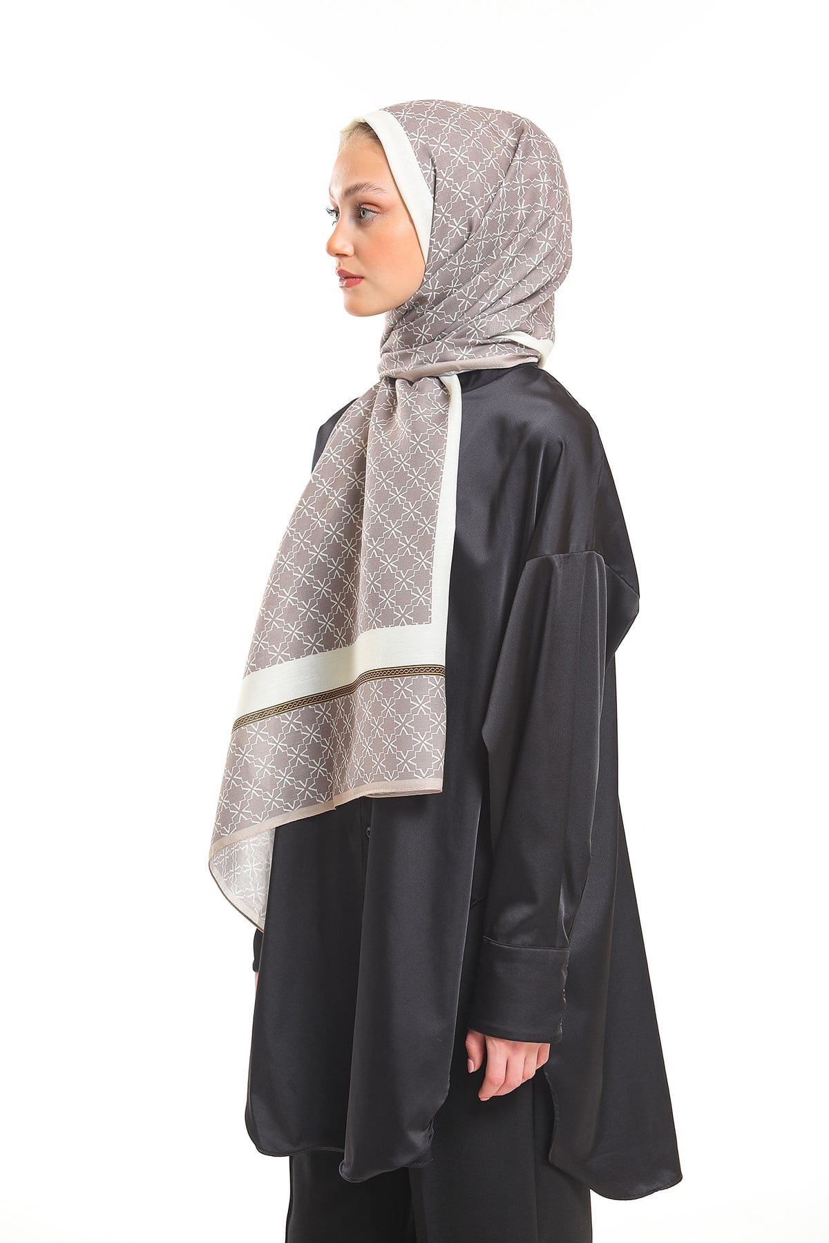 PAVIA ŞALGeometrik Desen Pavia Seri Şal Askısı ile Birlikte 75X200 cm