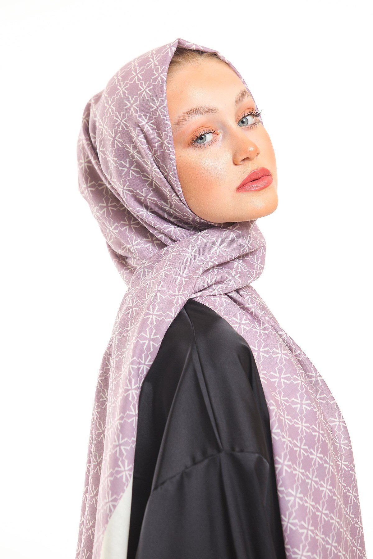 PAVIA ŞALGeometrik Desen Pavia Seri Şal Askısı ile Birlikte 75X200 cm