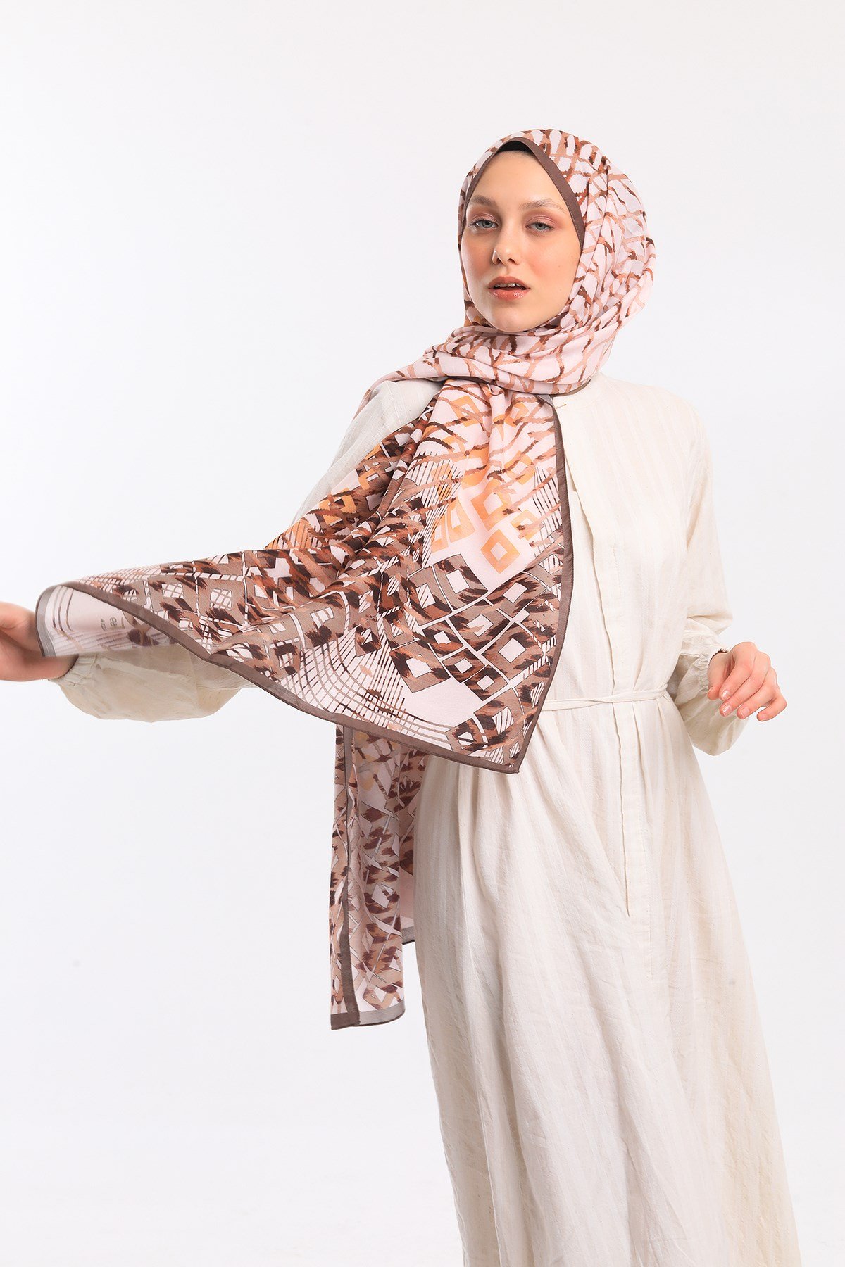 PAVIA ŞALGeometrik Desen Pavia Seri Şal Askısı ile Birlikte 75X200 cm
