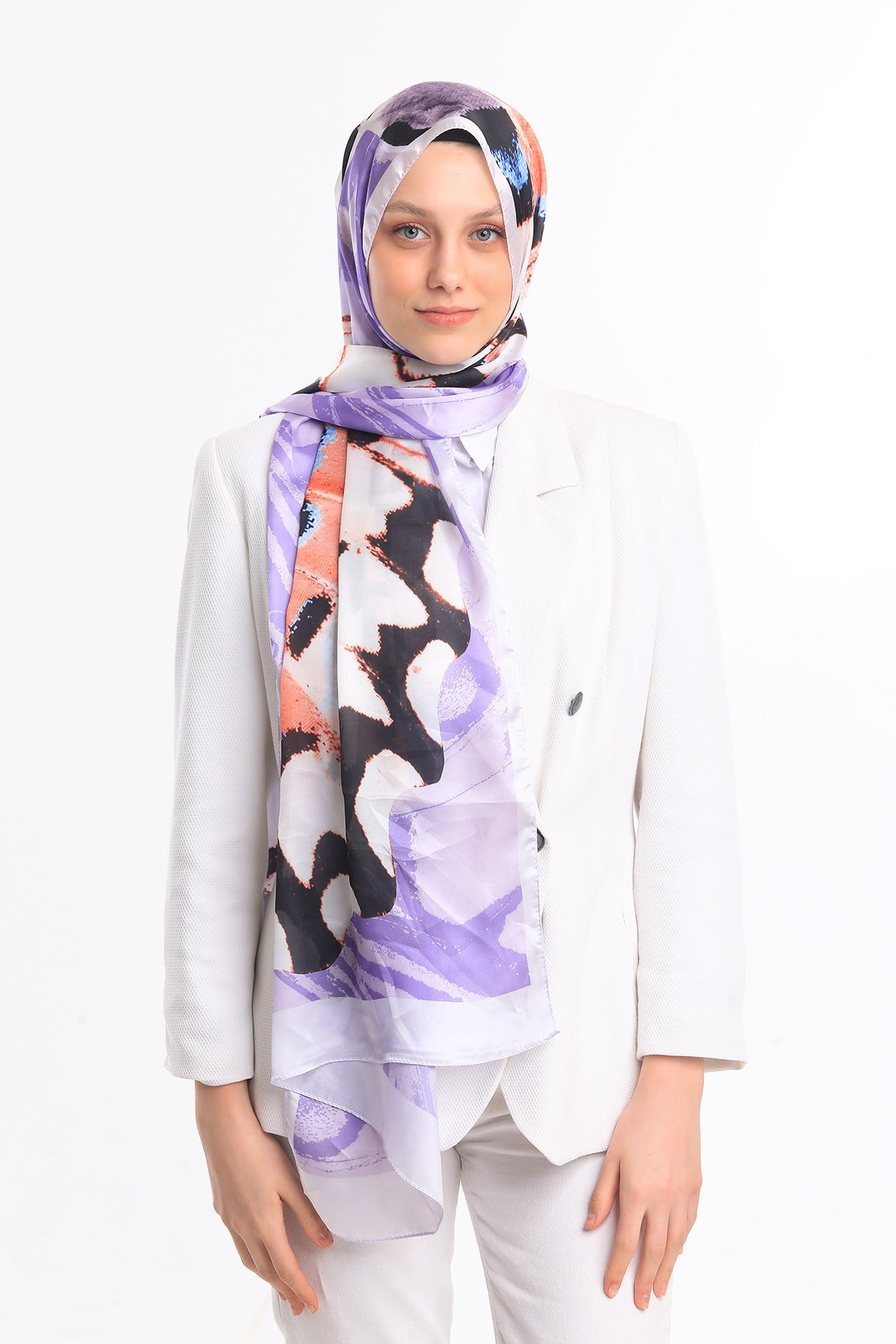 DORA SATEN SERİ ŞALKelebek Desen Dora Saten Seri Şal Askısı İle Birlikte 75x200 cm